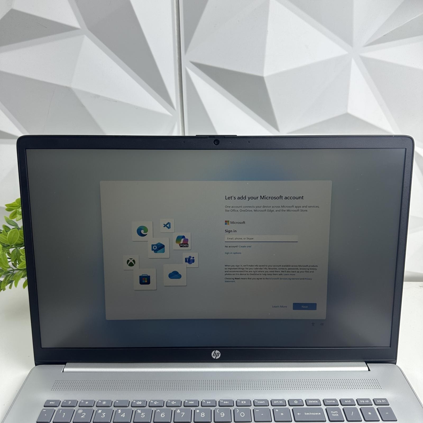 HP 17 Laptop, 17.3″ FHD, AMD Ryzen 5 7530U, 8GB, 512GB SSD, Silver