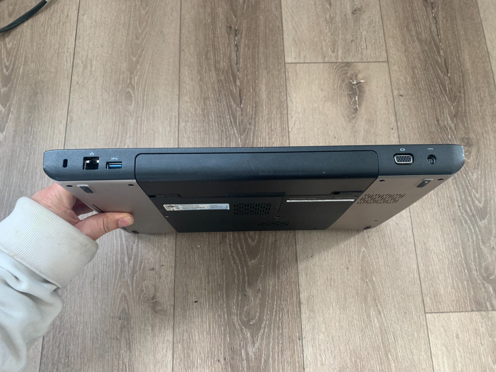 Dell Vostro 3555 15.6″ AMD E2-3000M 1.80GHz 4 GB RAM 320GB HDD Win 7 Pro