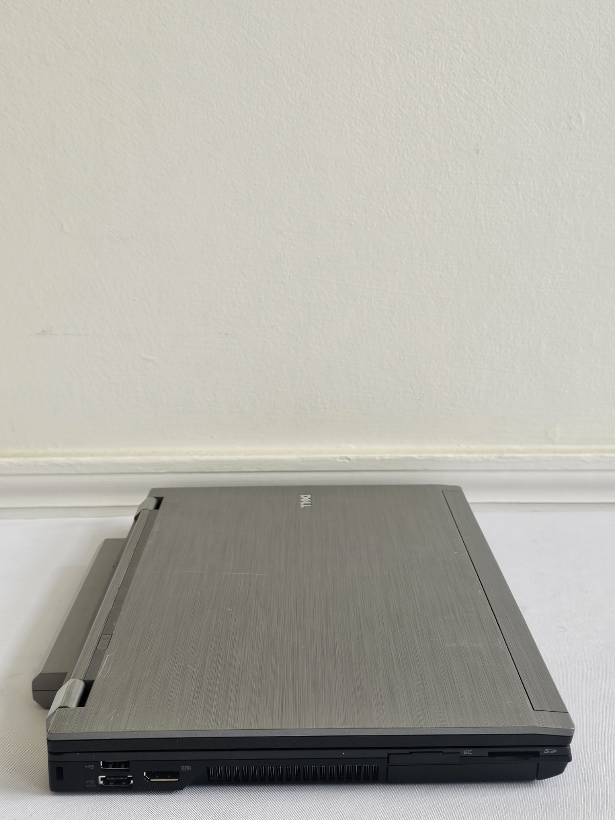 Dell Latitude E6510 Laptop – i5-M560 – 2GB RAM – 160GB HDD – Windows 10 – READ