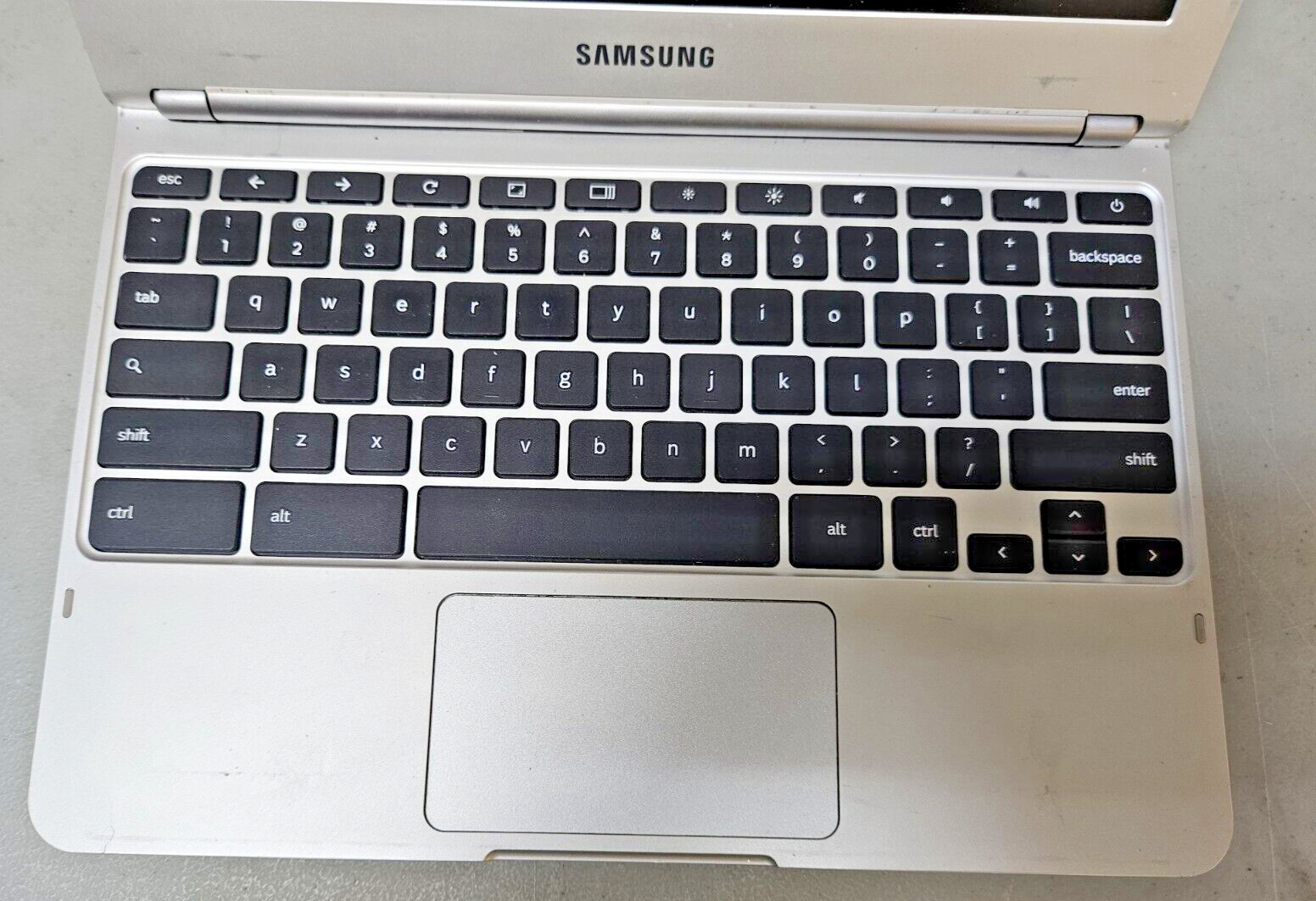 Samsung XE303C1 Chromebook 11.6″ 16GB SSD Exynos 5 1.7GHz 2GB RAM NO CHARGER