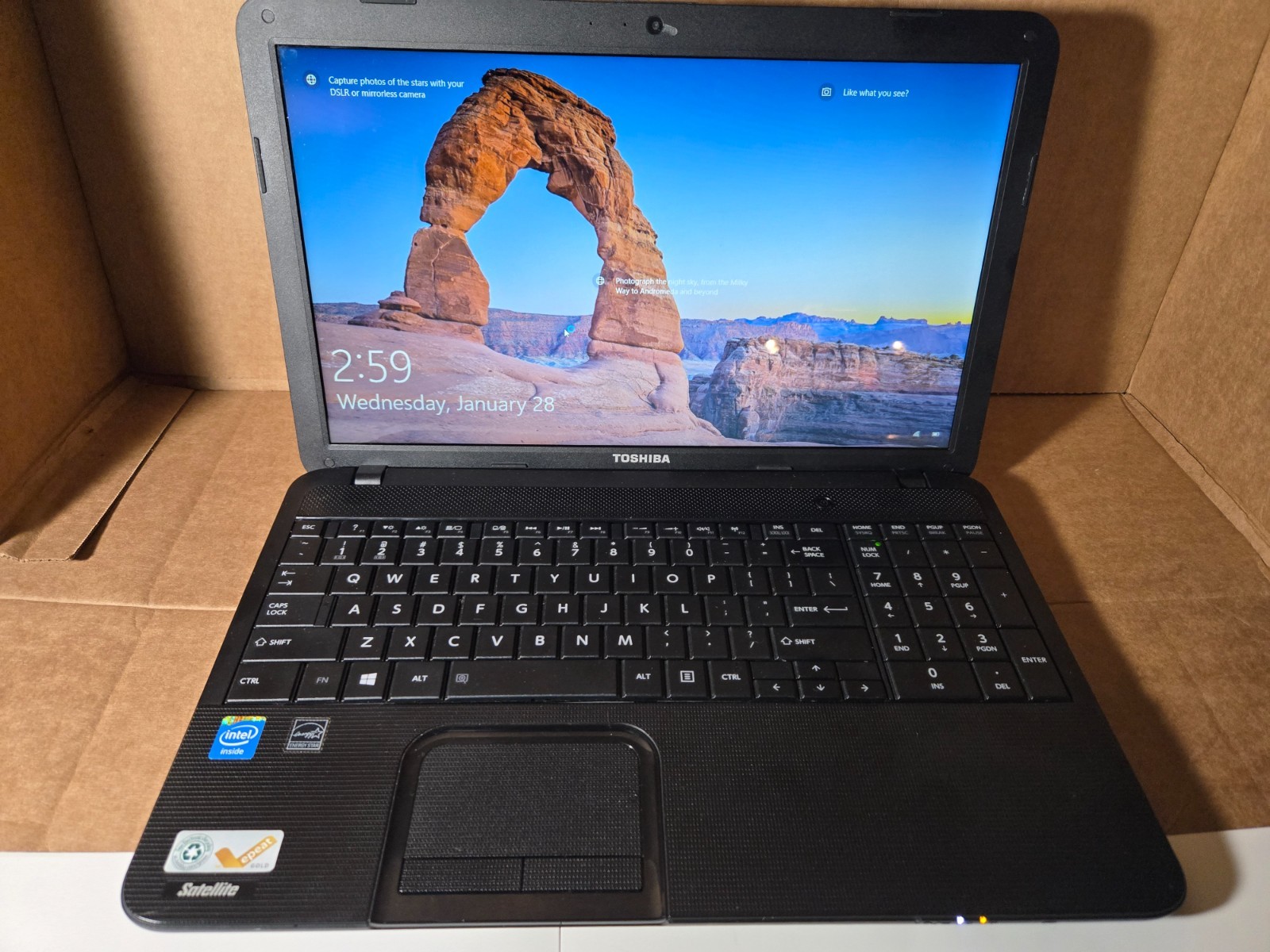 Toshiba Satellite C850- Intel 8GB DDR3 320Gb Laptop Computer