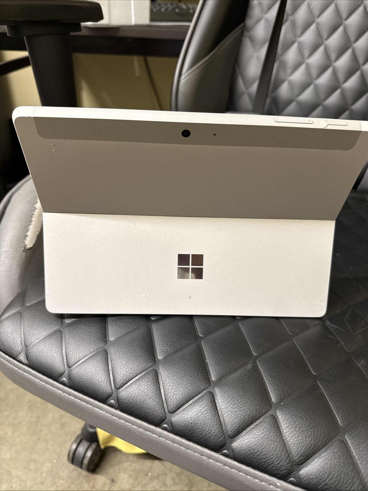 Microsoft Surface Go 1824 Intel 4415Y 8G 128 128gb Windows 10 Pro Charger Includ