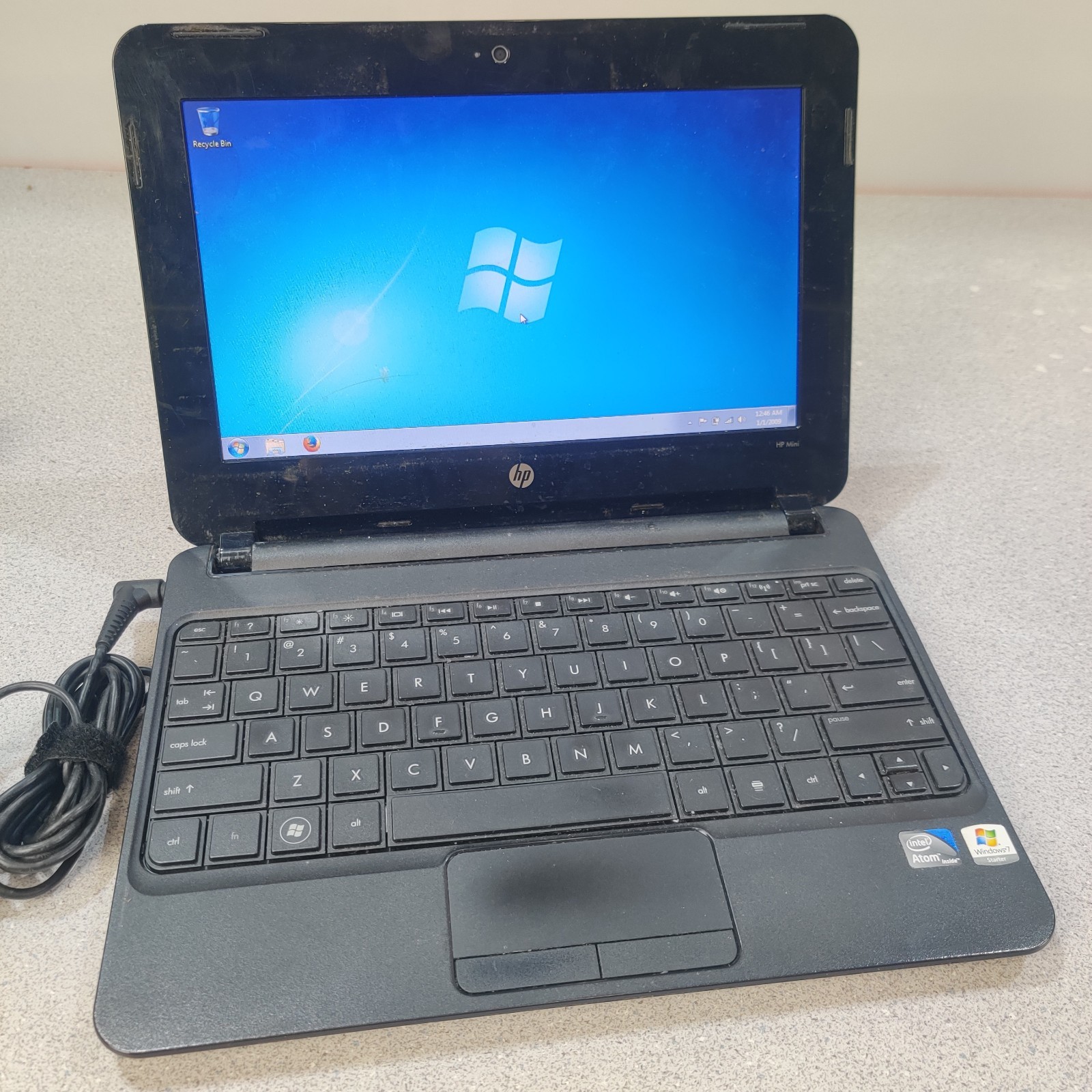 TESTED – HP Mini 110-3135DX – 10” Laptop – NEEDS NEW BATTERY & CHARGER