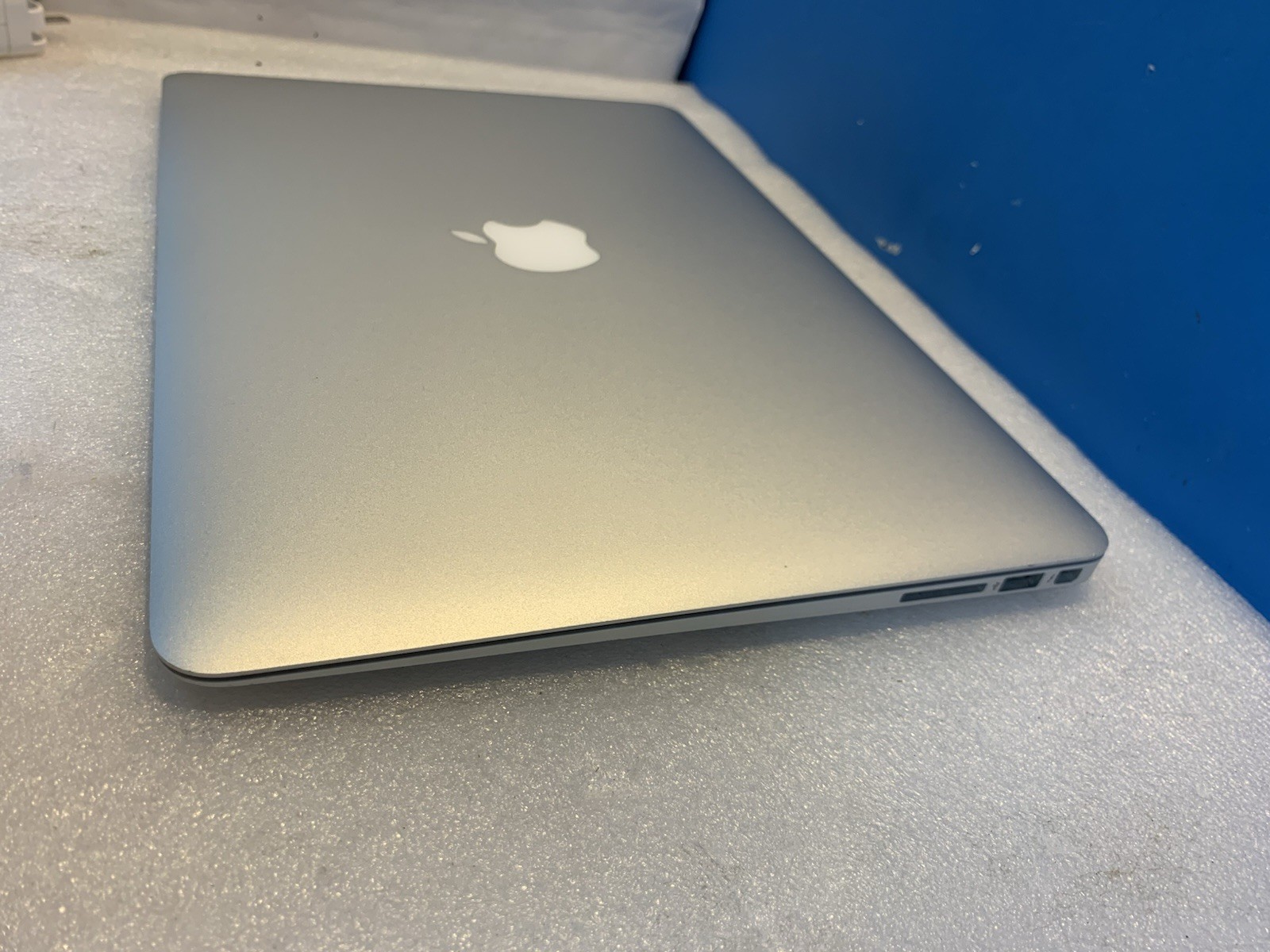 🔥 Nice ~ 2015 Apple MacBook Air 13” Core i5 4GB 128GB MacOS Monterey