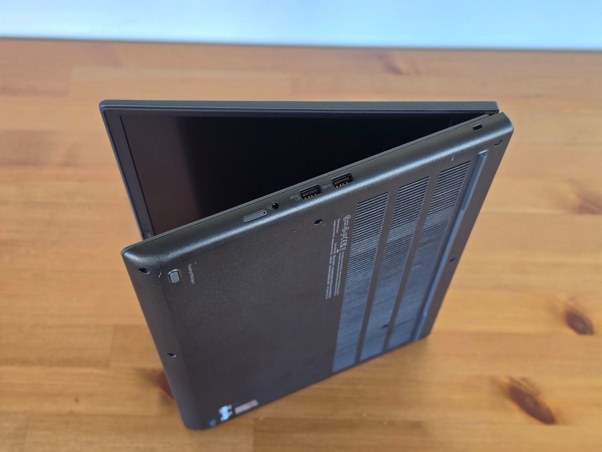 Lenovo ThinkPad P16v Gen 1 Laptop U7-13900H 16GB 1920×1200 NVIDIA RTX 2000 Ada