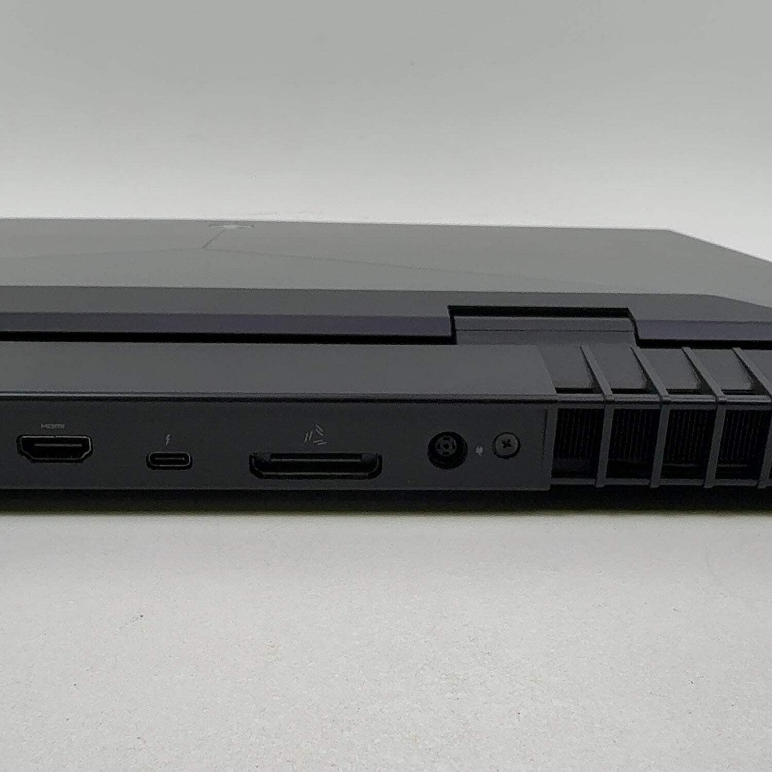 Alienware 17 R4 17.3″ i7-7820HK 2.9GHz 32GB RAM 256GB SSD 1TB HDD