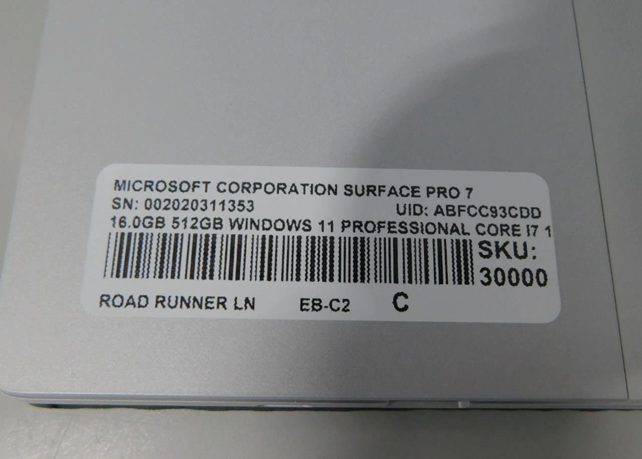 Microsoft Surface Pro 7 i7-1065G7 16GB 512GB Win 11 Pro (Slight Screen Issue)