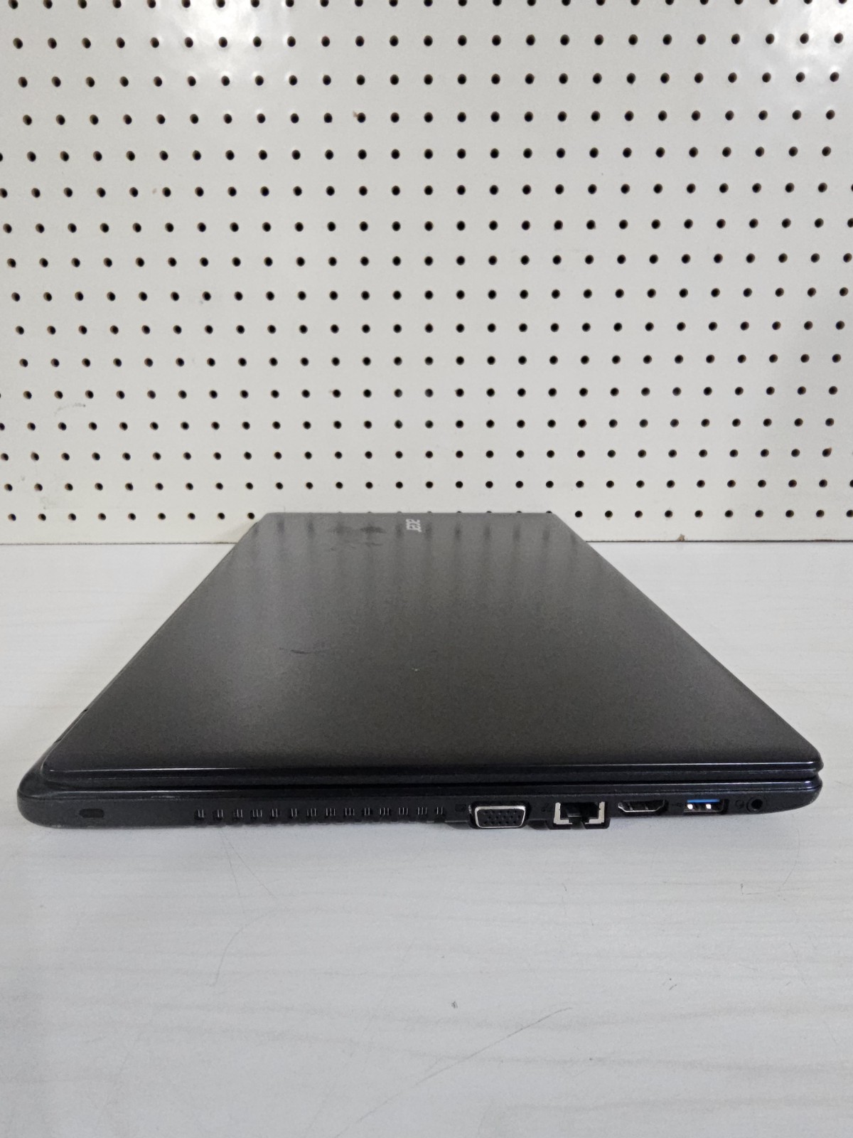 Acer E5-551 Laptop – AMD Radeon R5 – 6GB RAM – 750GB HDD – Win 10 BAD BATT Read