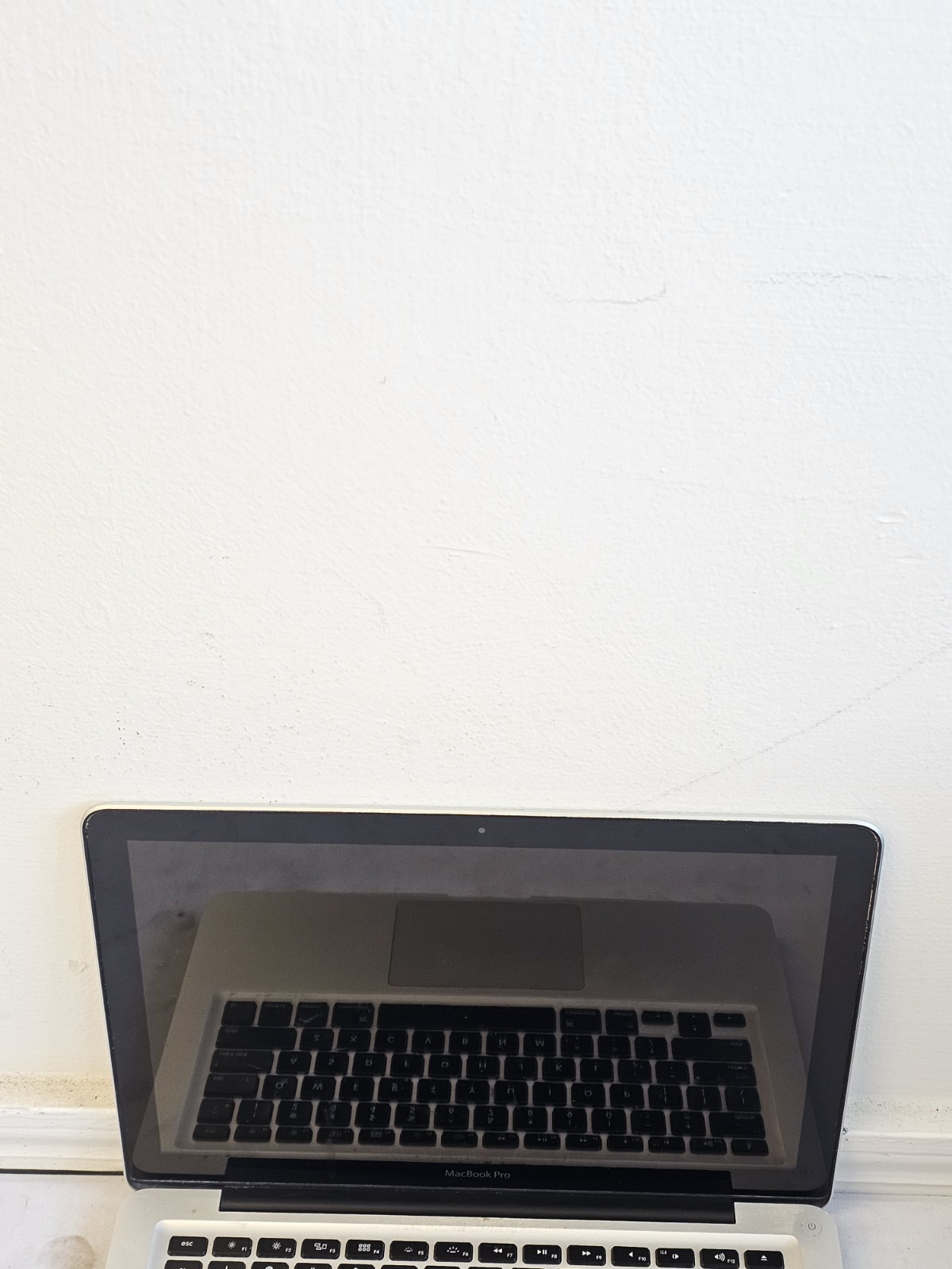 Apple MacBook Pro 13″ 2012 Laptop – Intel i5-3210m – 4GB RAM – Parts/Repair-READ