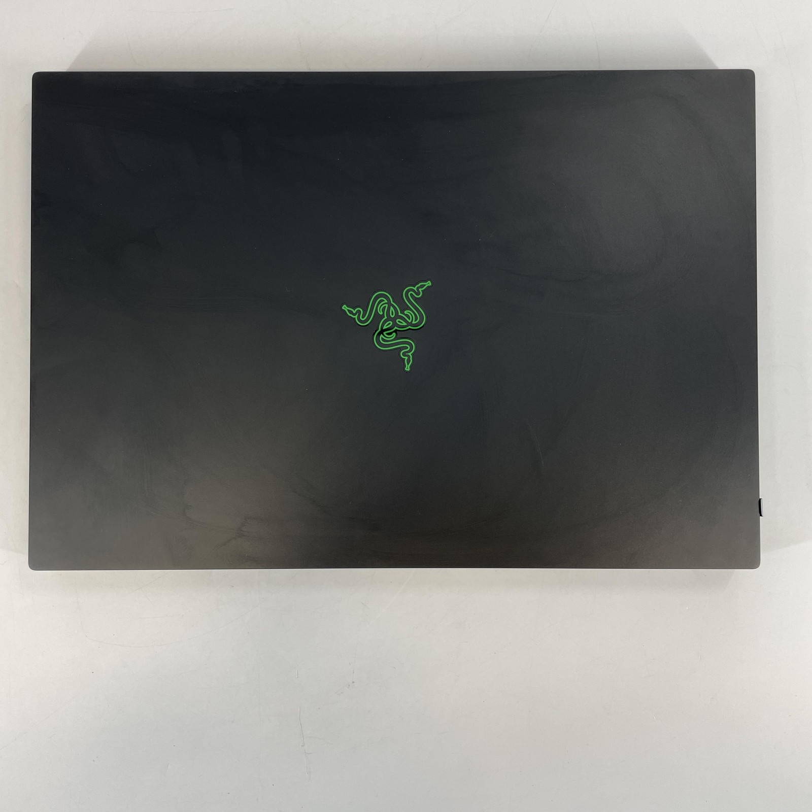 Razer Blade 18 240Hz QHD+ 2.2 GHz i9-14900HX 32GB 2TB SSD RTX 4090 Excellent