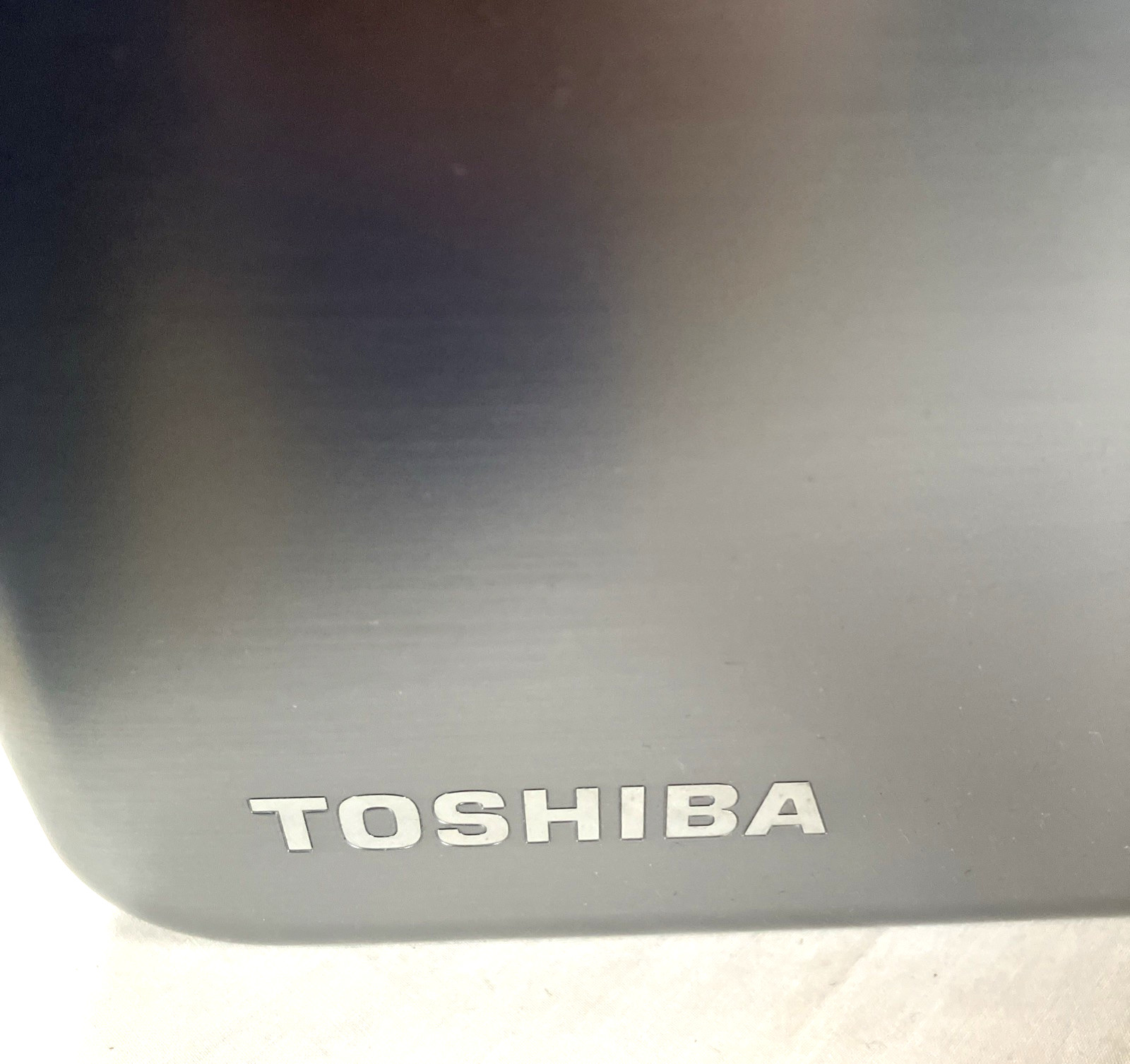 Toshiba Satellite S55T-A5389 15.6” Laptop Intel 2.40GHz 8GB RAM 699GB HDD