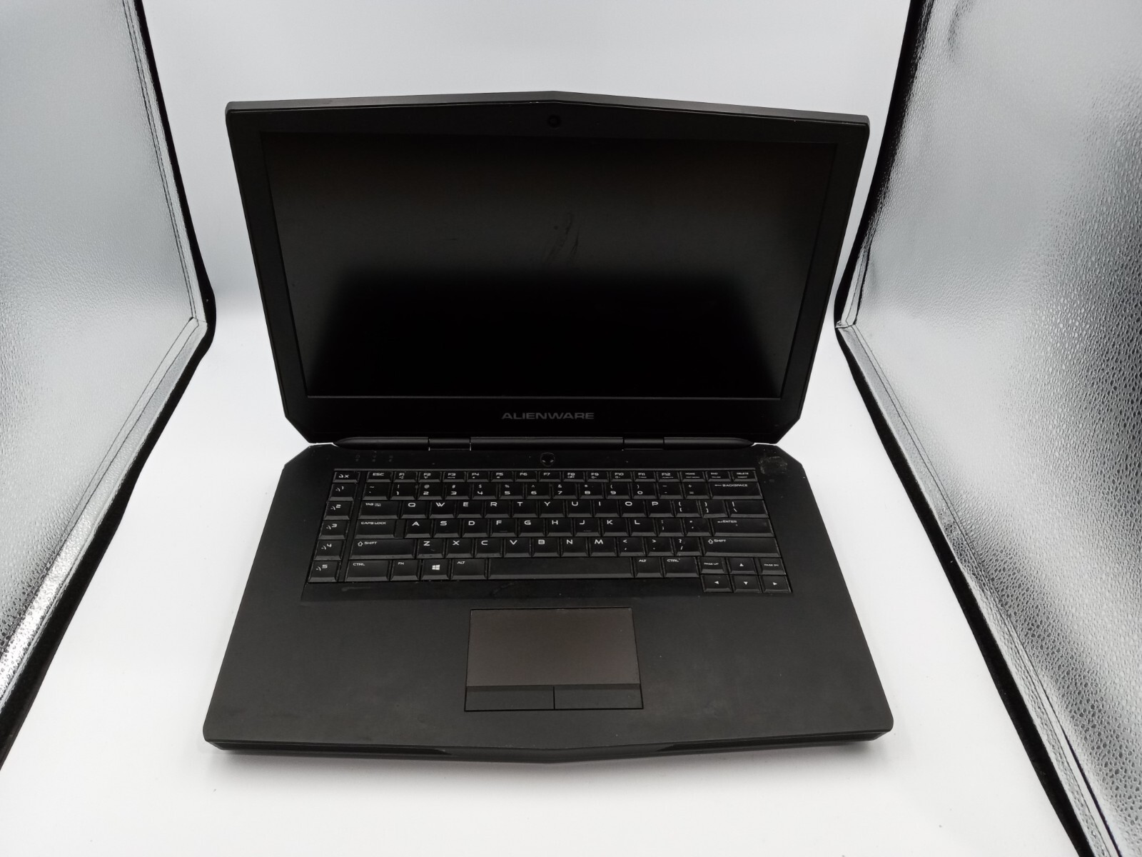 Dell Alienware 15 R2 15″ FHD Laptop Intel i5-6300HQ GTX 965M – PARTS/REPAIR -RR