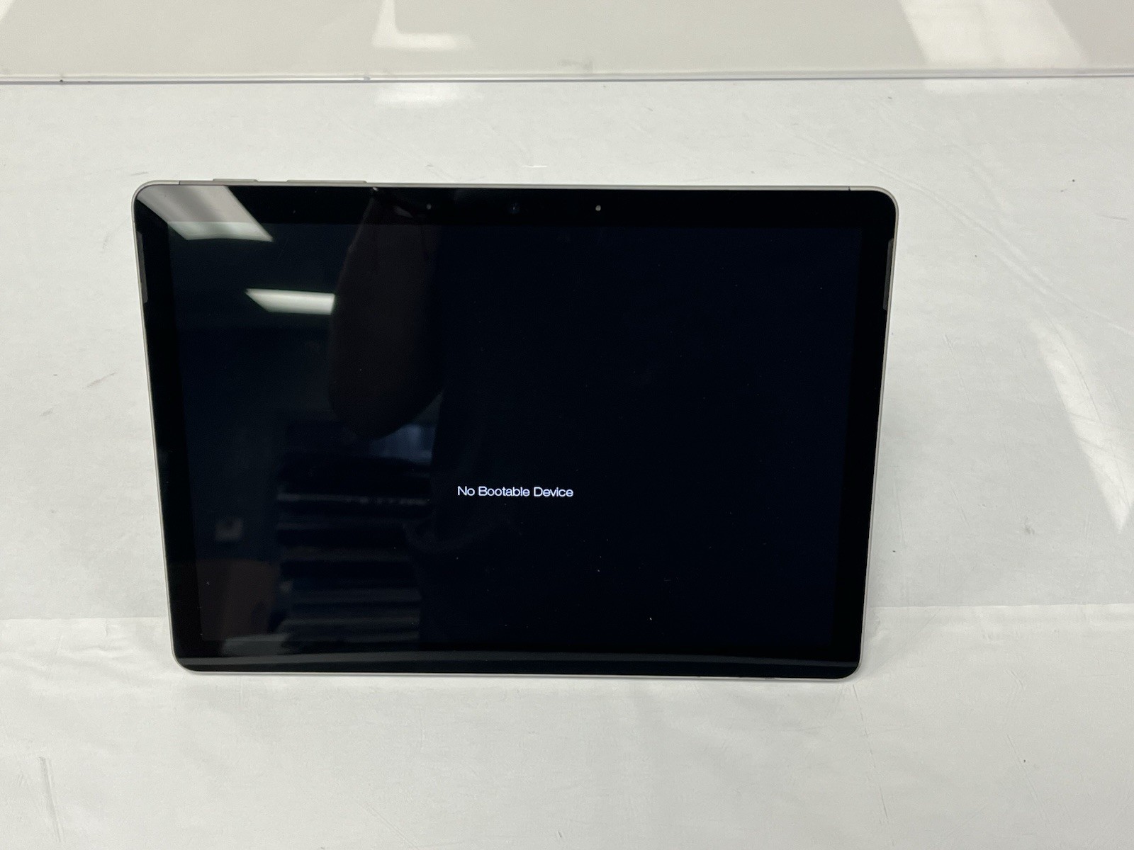 Microsoft 1926 Surface Go 2 Pentium 4425Y 1.70Ghz 4GB Ram 64GB FOR PARTS #2