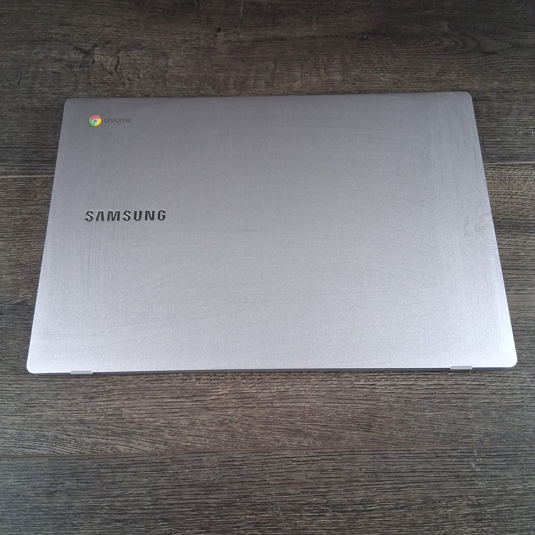 Samsung ChromeBook 15.6 inch Model XE350XBA UNTESTED No Charger
