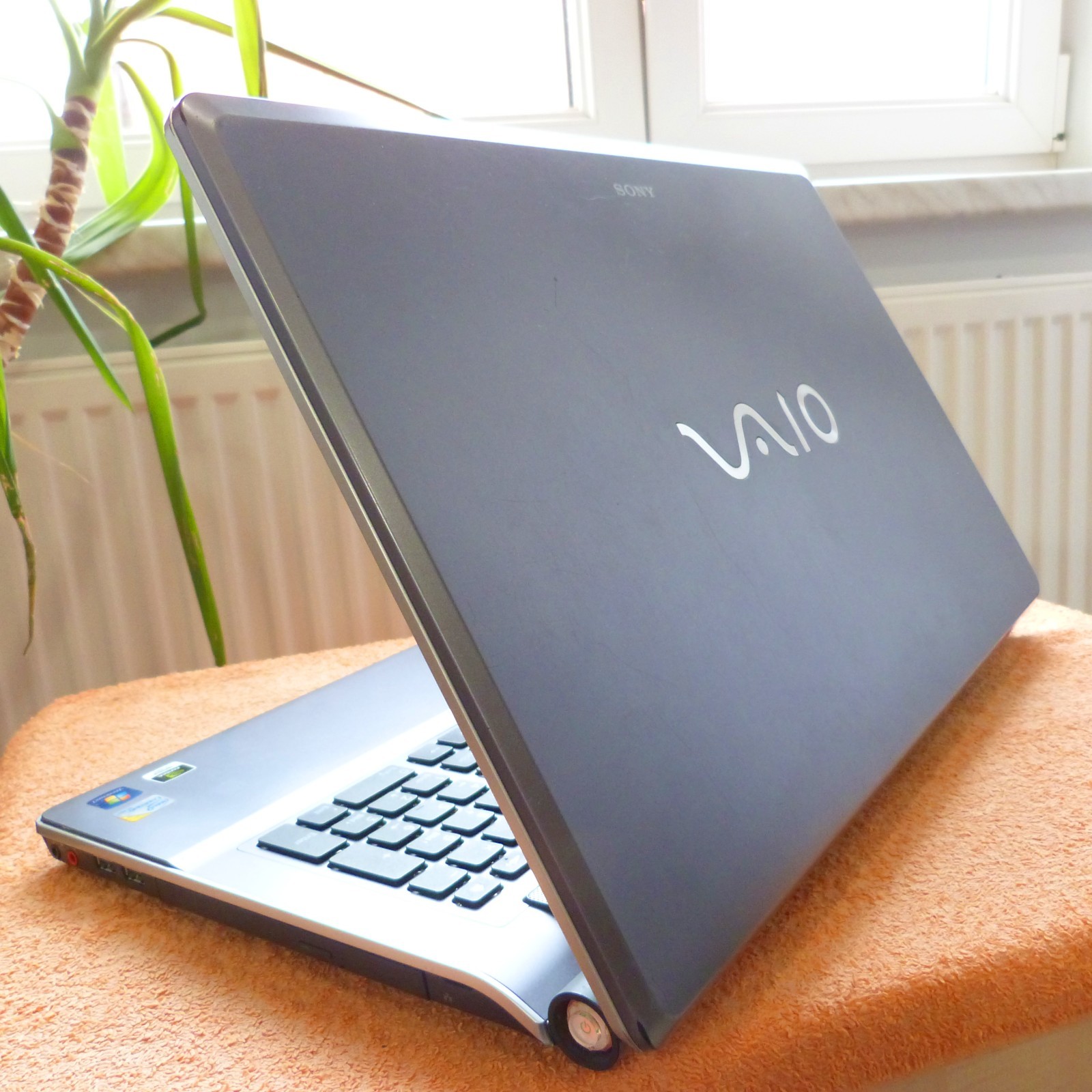 XL LOT Sony Vaio AW41 18″ HDP xBLACK Cinema DOLBYSOUND l SSD Windows 10 HDMI