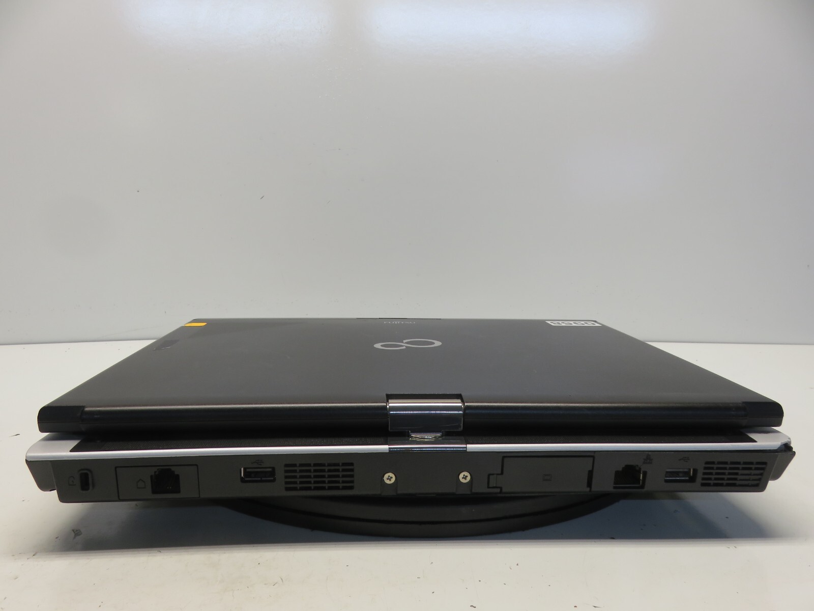 Fujitsu Lifebook T900 Intel Core i5 CPU M 520 2.40GHz 2GB NO HDD No Batt