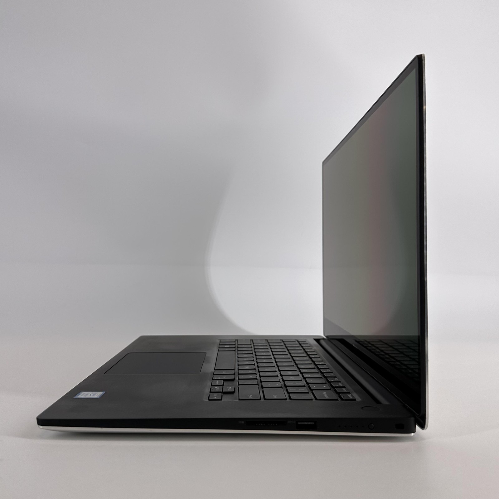 Dell XPS 15 7590 4K i7-9750H 2.60GHz 16GB 512GB SSD GTX 1650 Very Good
