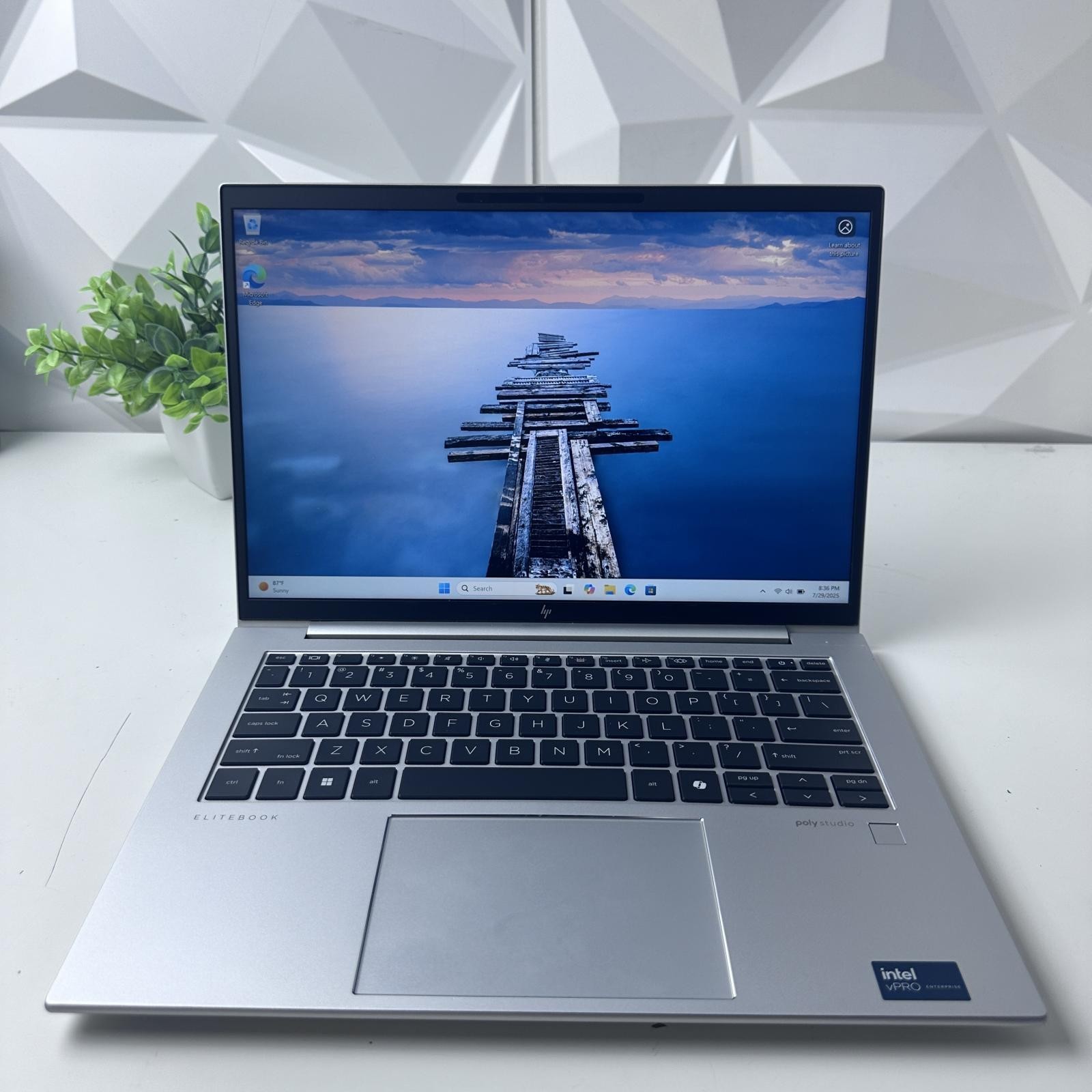 HP EliteBook 840 G11 Laptop, 14″ Touchscreen, Ultra 5 135U, 32GB RAM, 256GB SSD