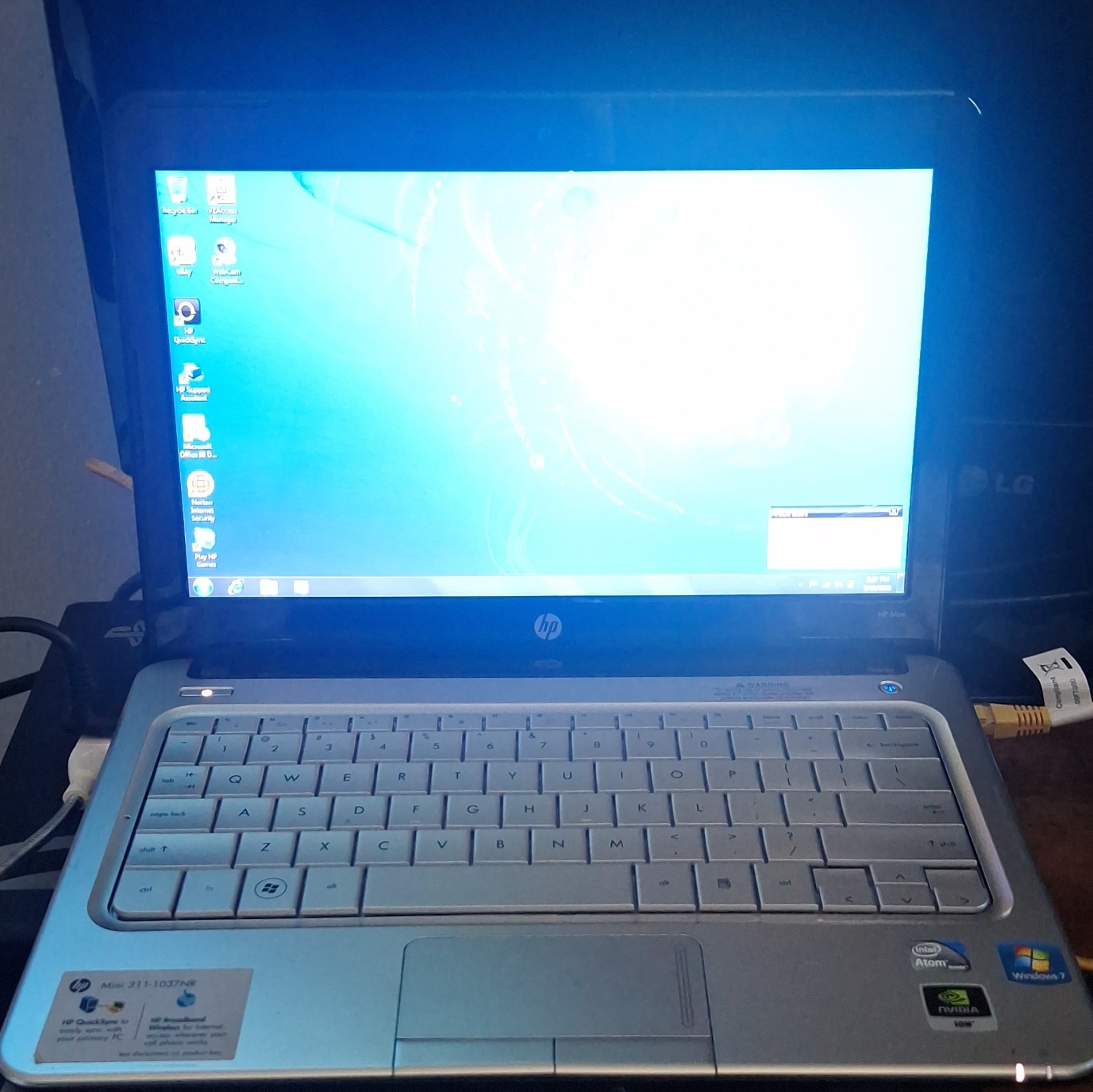 HP Mini 10.1″ Silver Laptop Intel Atom 1.33GHz 1GB 250GB HDD ION Win7