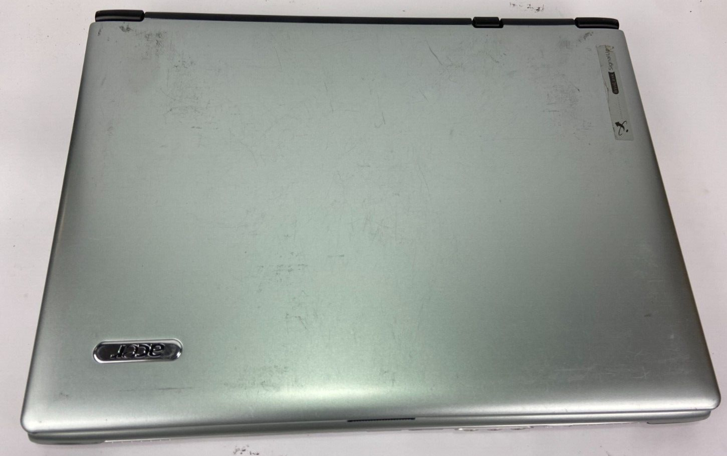 Acer 2430 Notebook PC Celeron 1.6ghz 512mb DDR 60gb HDD DVD Windows XP Pro SP3