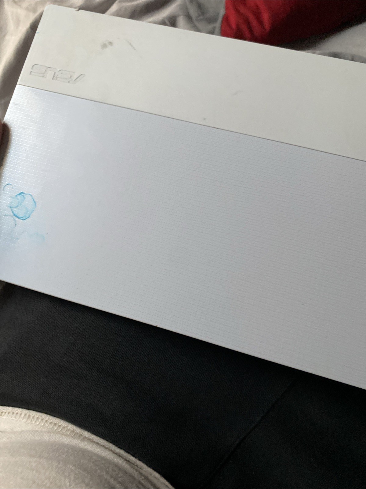 ASUS ImagineBook MJ401T Core M3-8100Y Laptop 4GB RAM, White