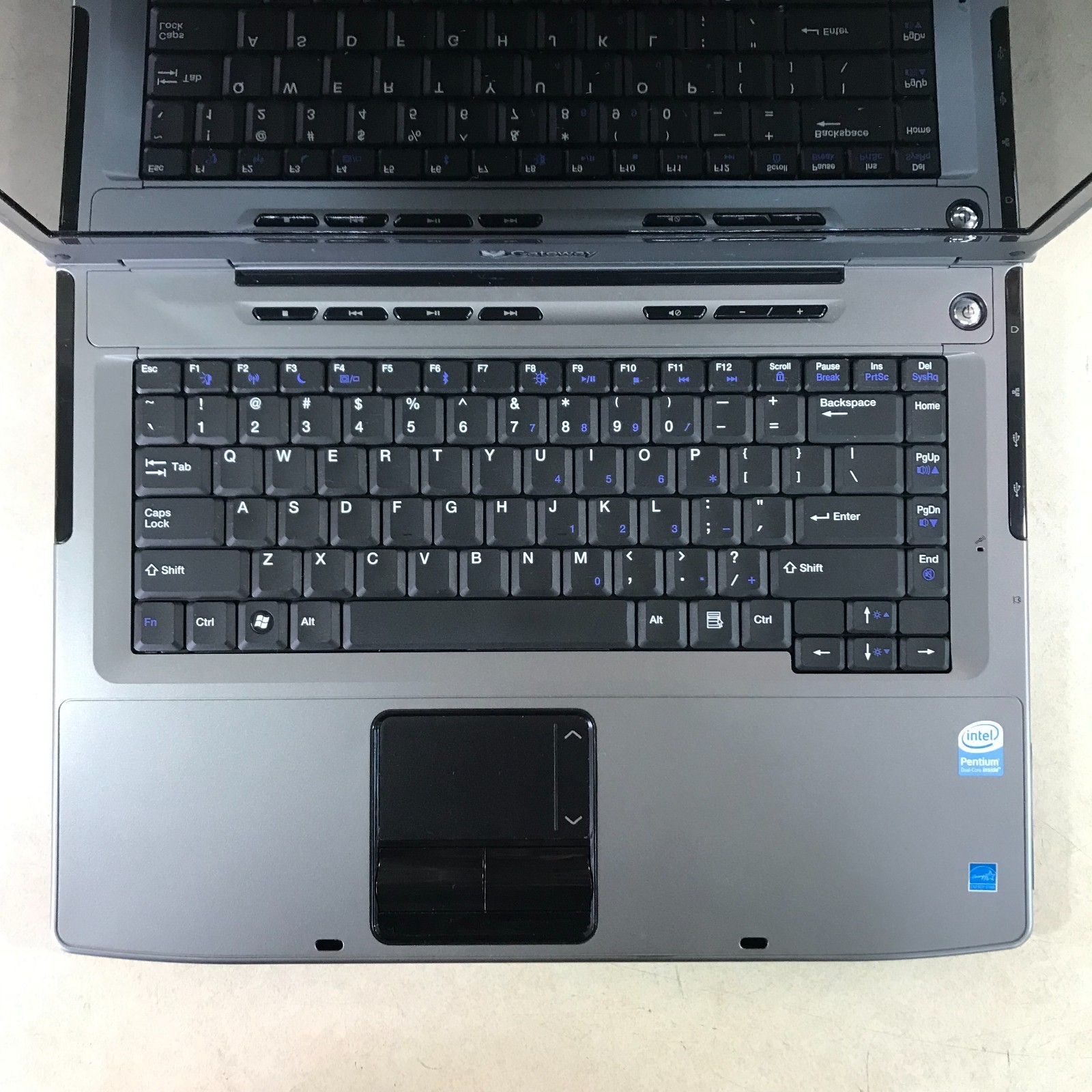 Gateway MA8 Retro Gaming Laptop Pentium D 1.46GHz 2GB RAM (Windows 7 Pro)