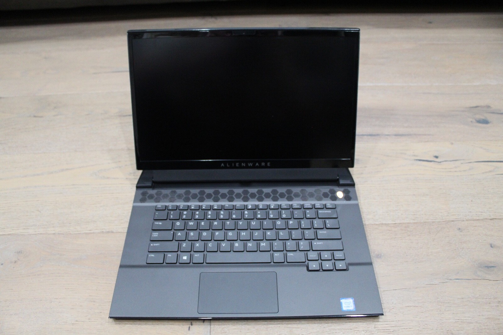 Alienware m15 R2 Gaming Laptop (Intel i7 9th generation, 1TB, RTX 2080 Max-Q)