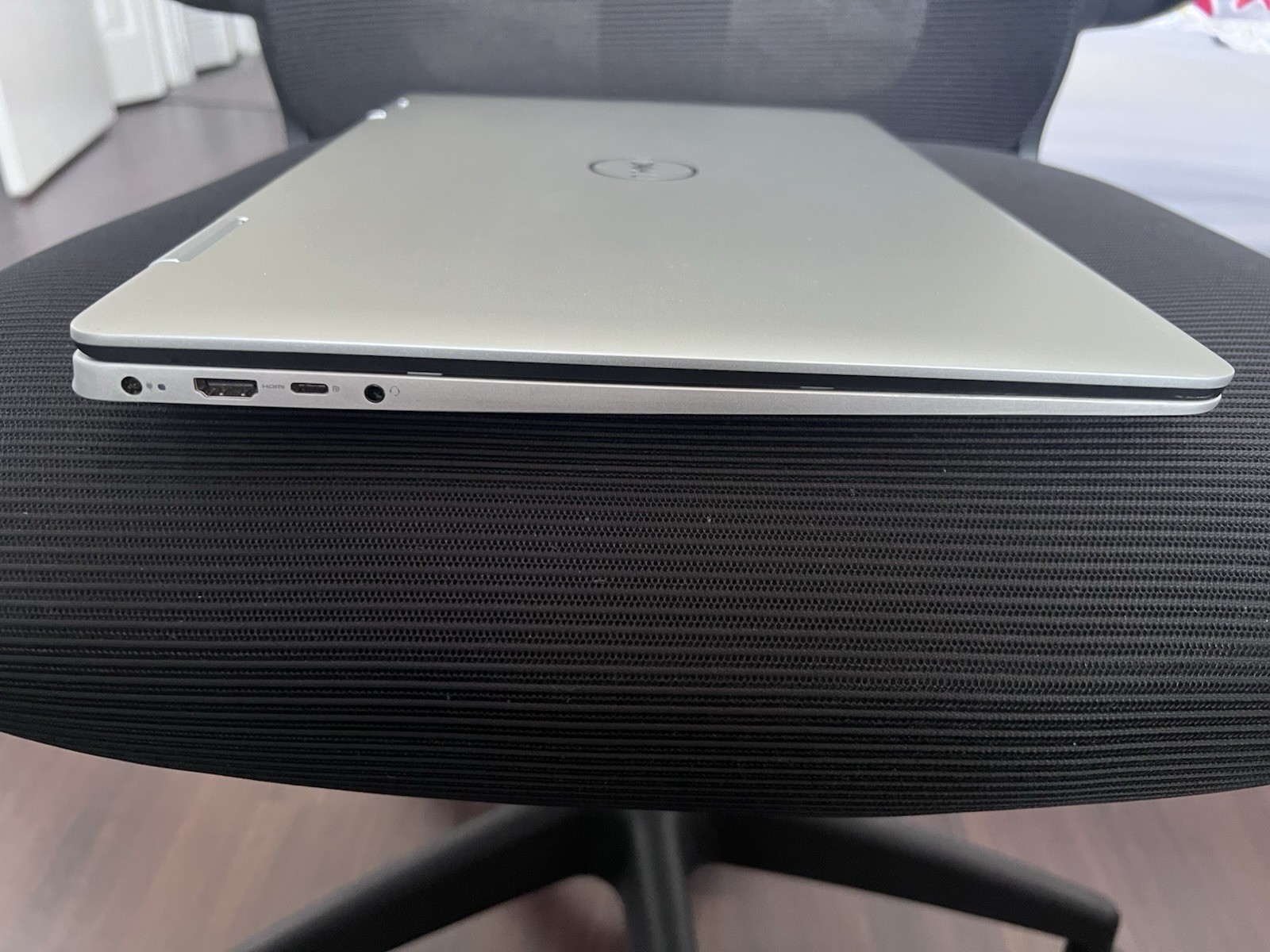 Dell Inspiron 2in1 7786 17.3 Touch Gaming Laptop i7-8565/GeForce MX250/16GB/512G