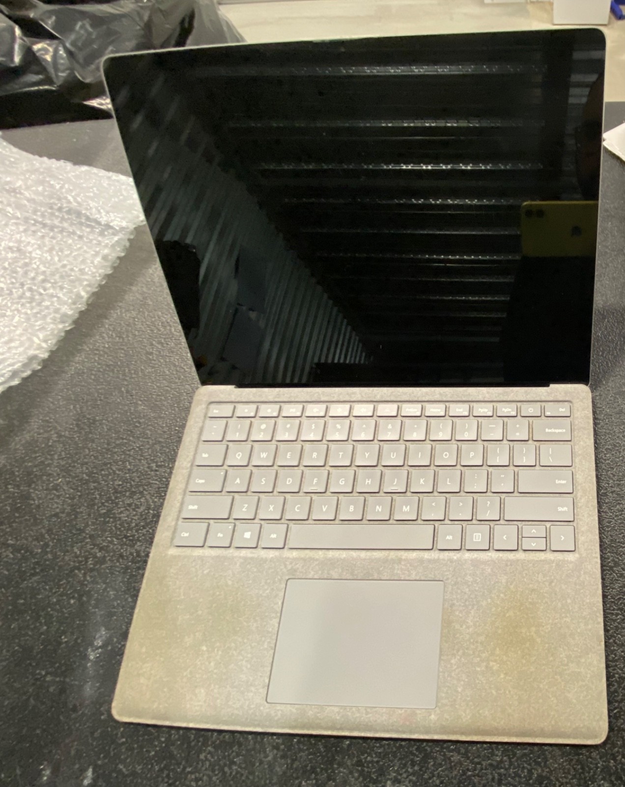 Used Microsoft Surface 2 W/Charger 1769 13.5” Touch i5-8250U 8GB 128GB (20275)
