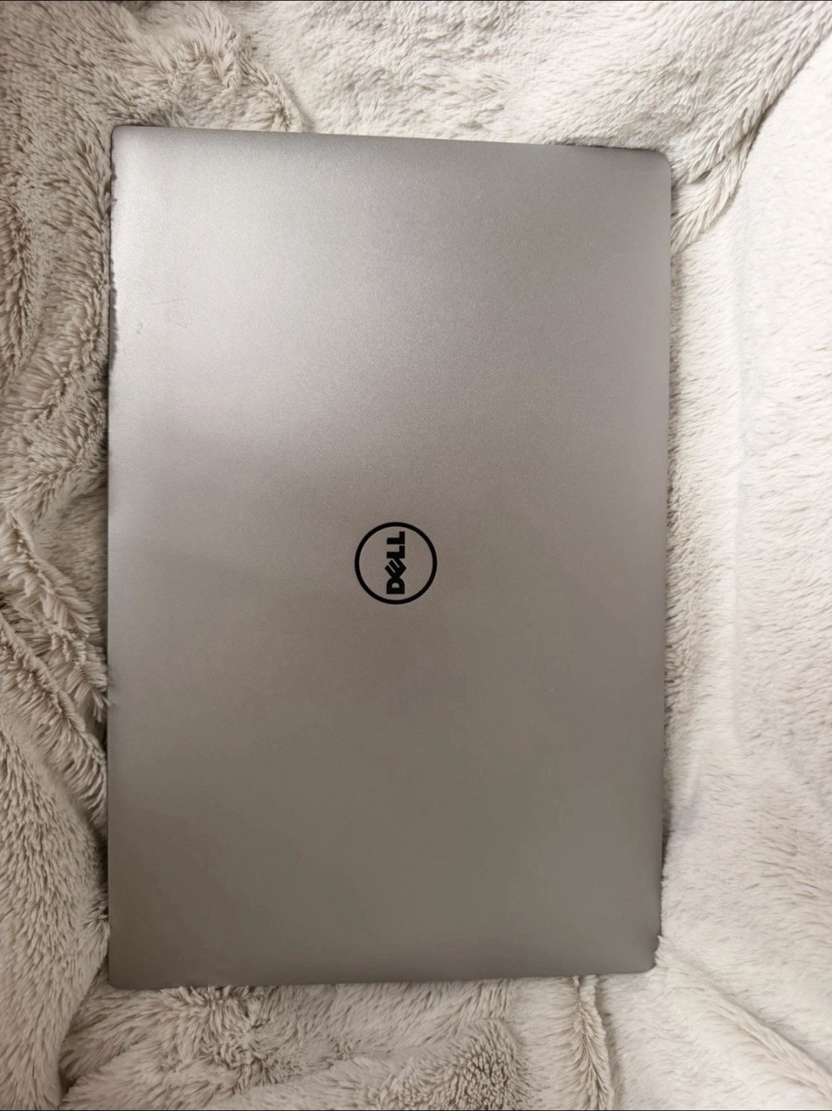 Dell XPS 15 9560 15.6″ i7-6700HQ @2.60GHz 8GB RAM 512Gb M.2 SSD. Windows 11