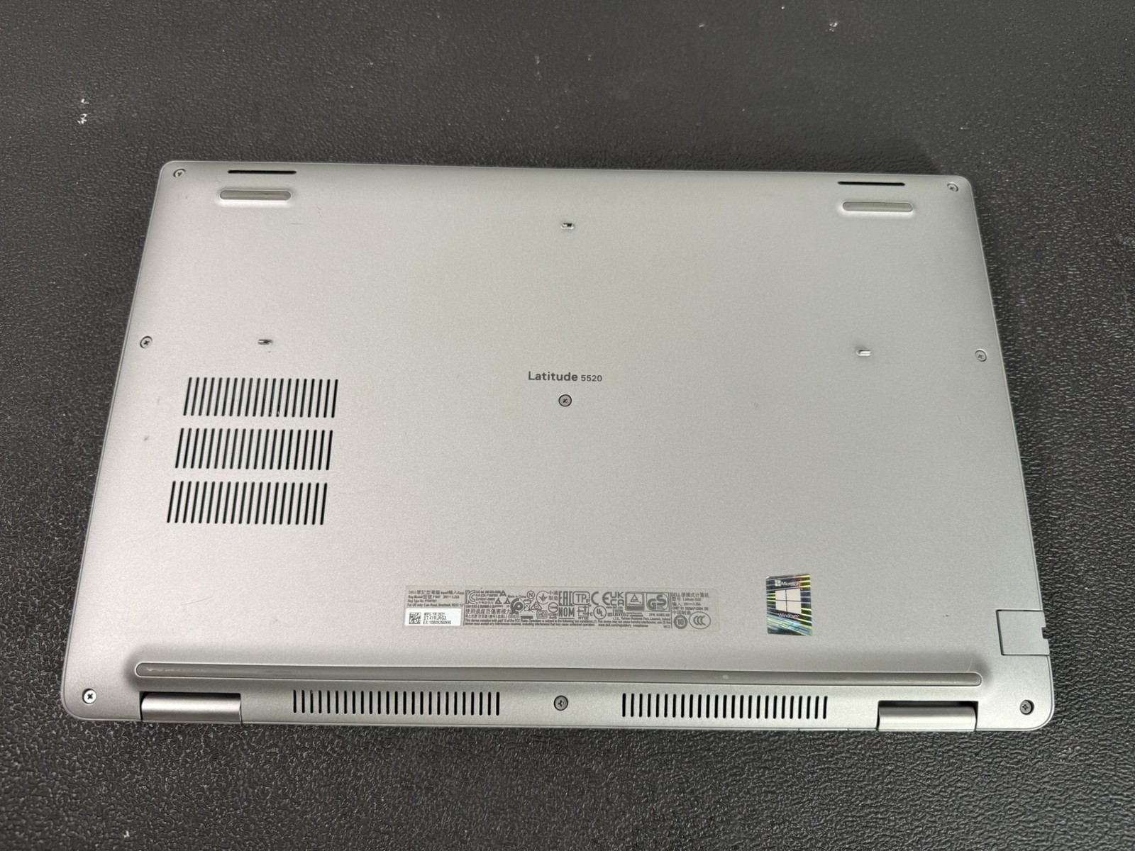 Dell Latitude 5520 15.6″ i5-1145G7 2.6GHz 16GB DDR4 256GB M.2 Laptop W11 Pro