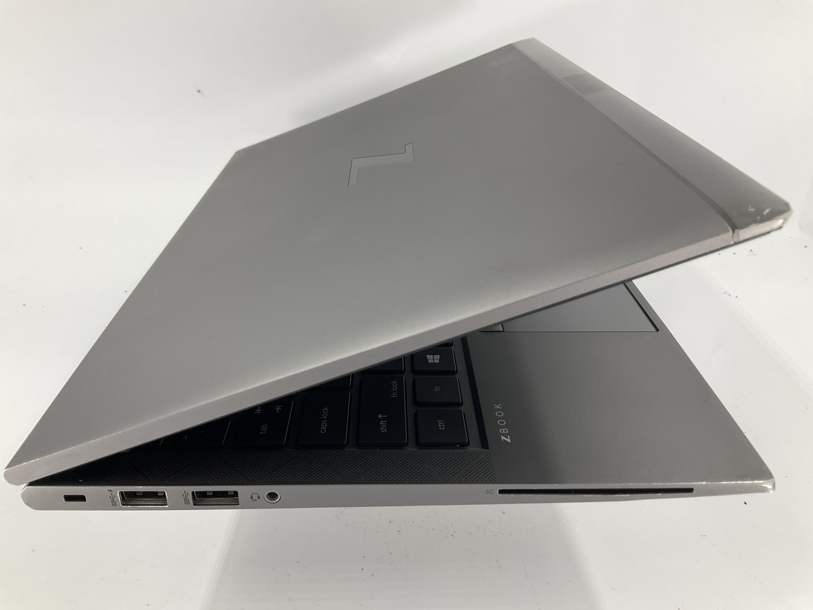 HP ZBook Firefly 14 G8 14″ Core i5-1145G7 256GB 16GB B Win 11 Pro T500