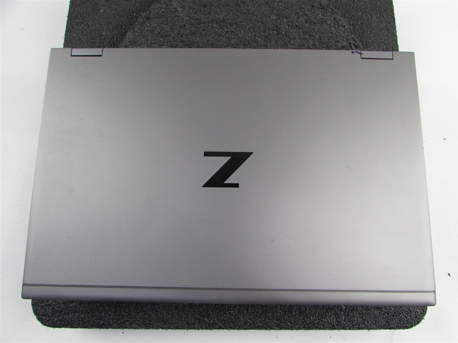 HPZBOOK FURY 17 (G8) 1920X1080 FHD I7-11850H 1TB SSD 32GB RAM AMD W6600M NO O.S