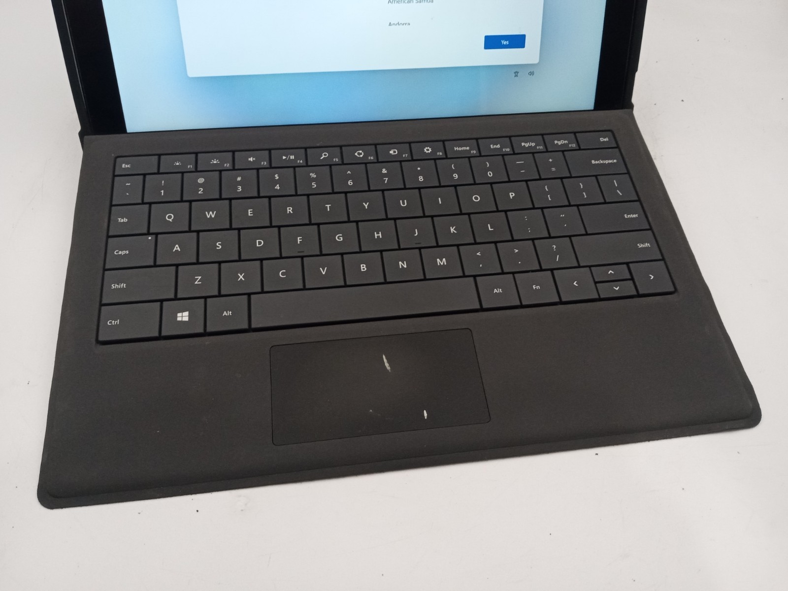 Microsoft Surface Pro 3 1631 12″ i7-4650U 8GB RAM 256GB SSD W11 with Case -RR
