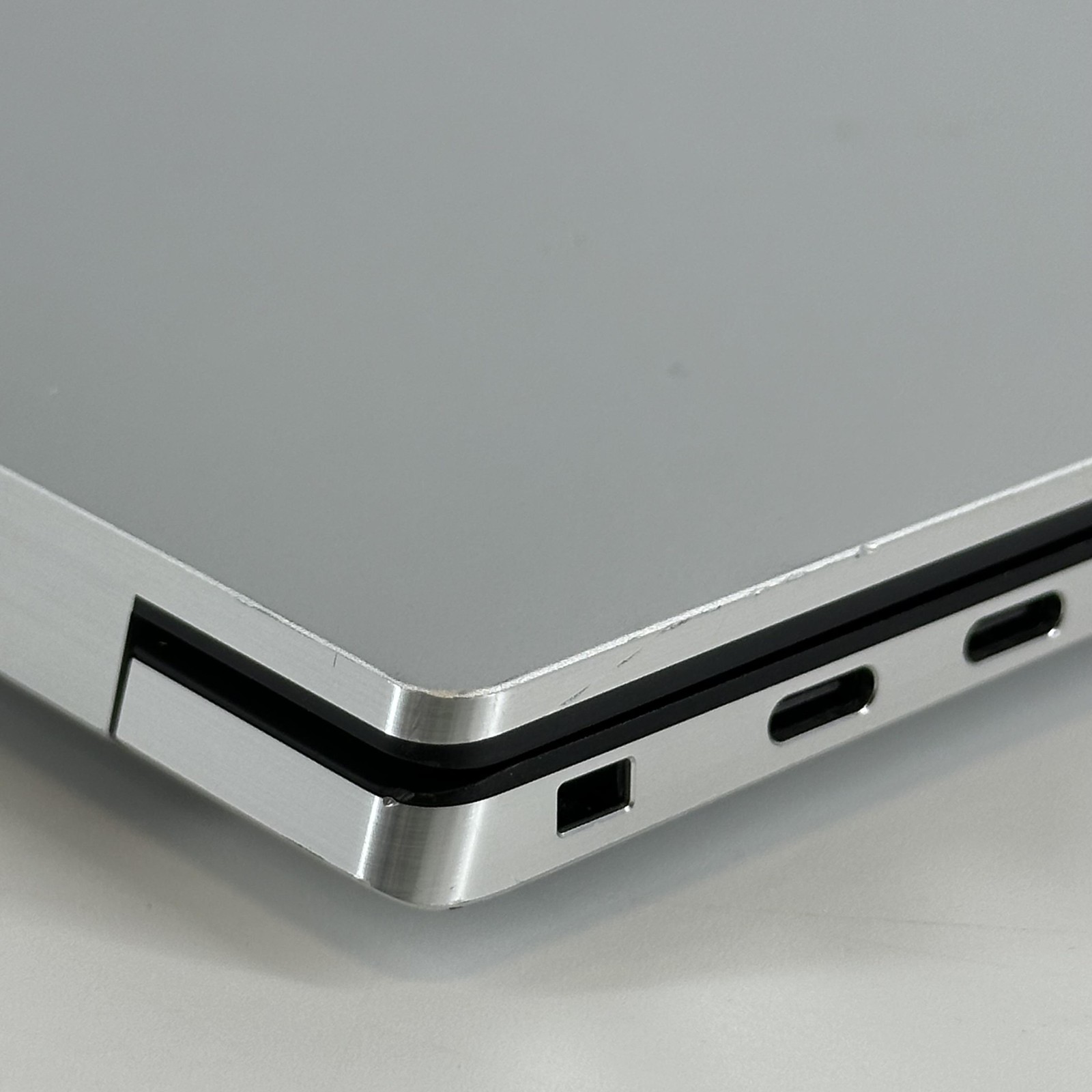 Dell XPS 15 9520 FHD+ 2.3GHz i7-12700H 64GB 512GB SSD RTX 3050 Ti Good LCD BLEED