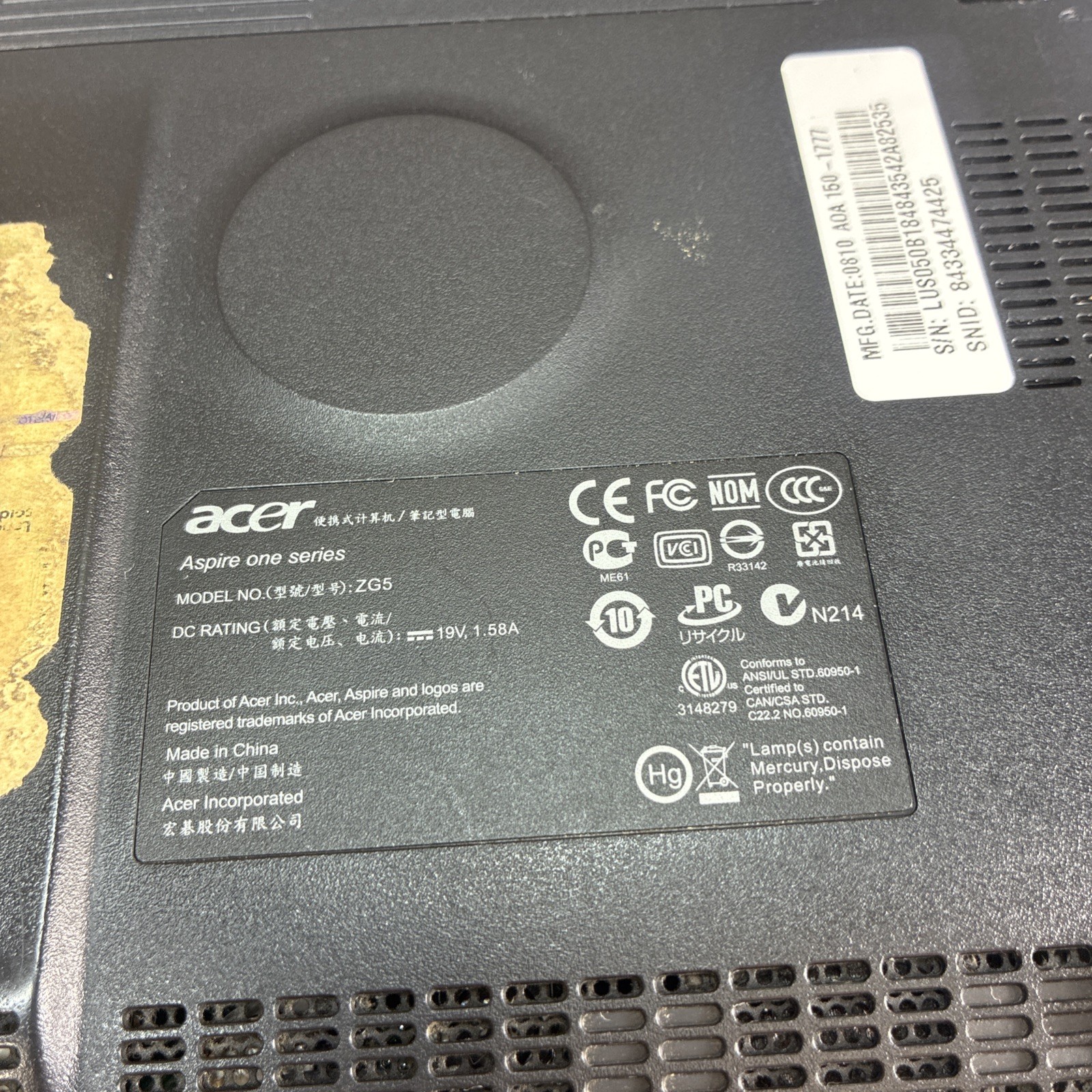 Acer One Mini Laptop Computer Windows Xp W/Mouse, Power Cord, & Carry Bag