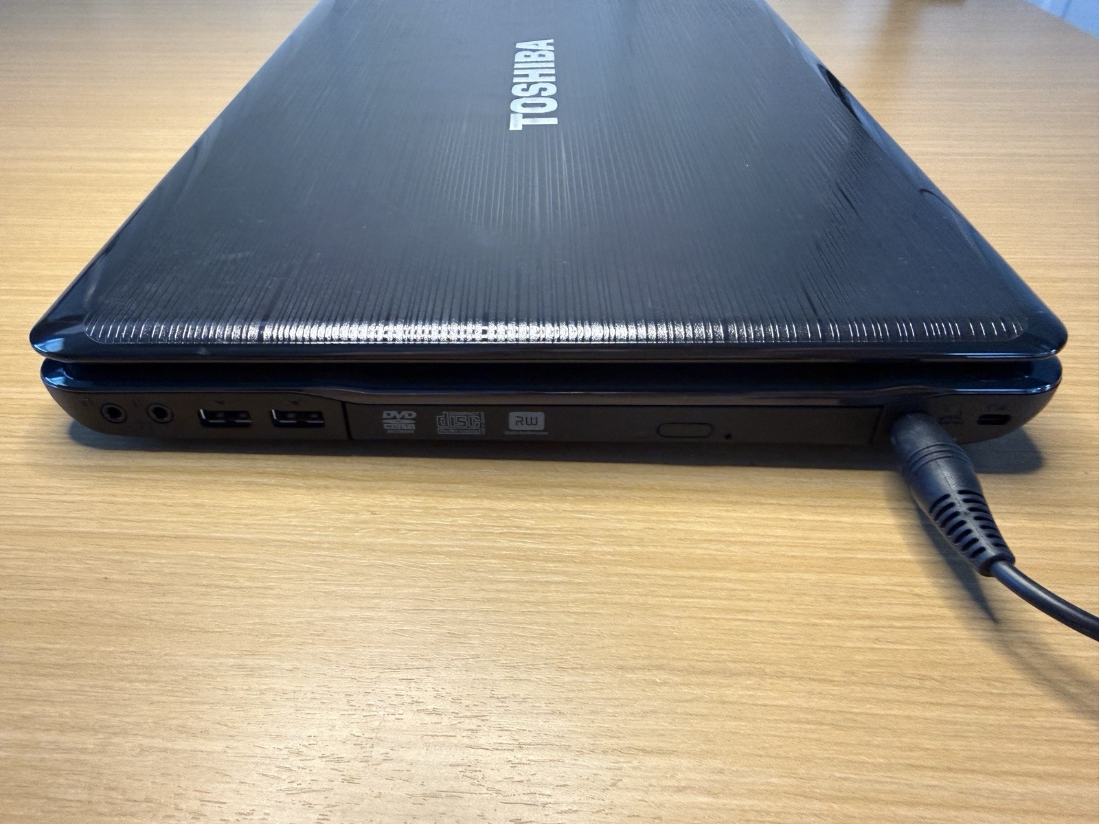 Toshiba Satellite P755-S5215 Core i3 Laptop 6GB RAM 640GB HDD Clean Tested READ