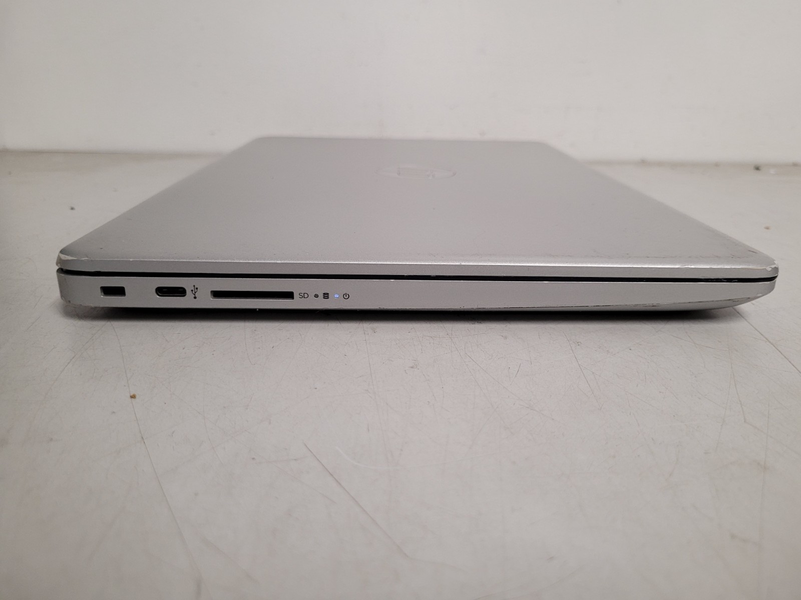 Hp laptop 14-dk0xxx 14″ amd ryzen3 3200u 2600mhz 4gb ram 128gb ssd 5CG9242JWK