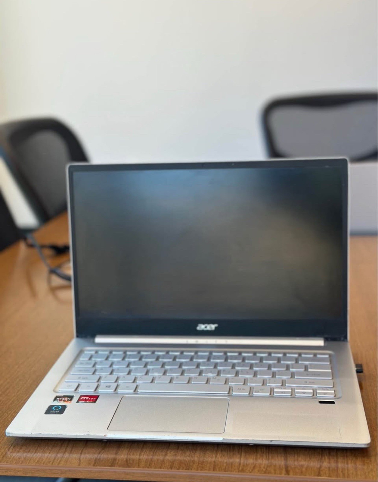 Acer Swift 3 Light and Thin Laptop, 14″ FHD IPS, AMD Ryzen 7 4700U Octa-Core…