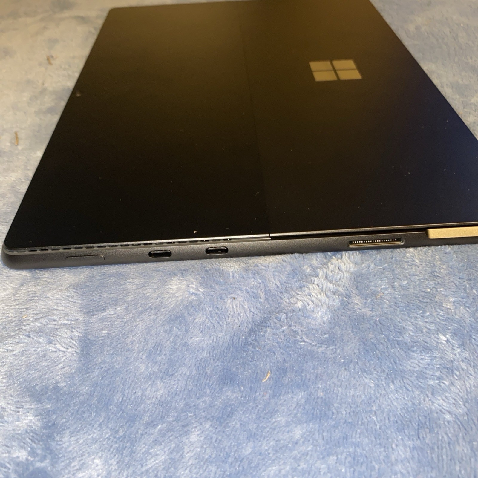Microsoft Surface Pro 8 13″ (256GB SSD, Intel Core i5 11th Gen 4.20 GHz, 16GB)