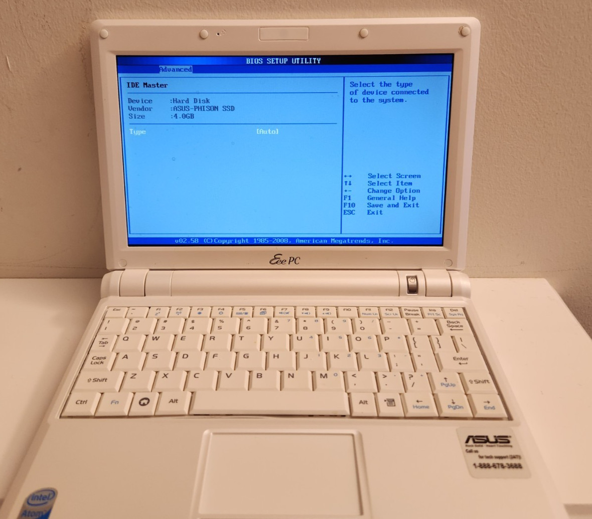 Asus EEE PC 900A 1.6Ghz, 2GB RAM, 4GB SSD