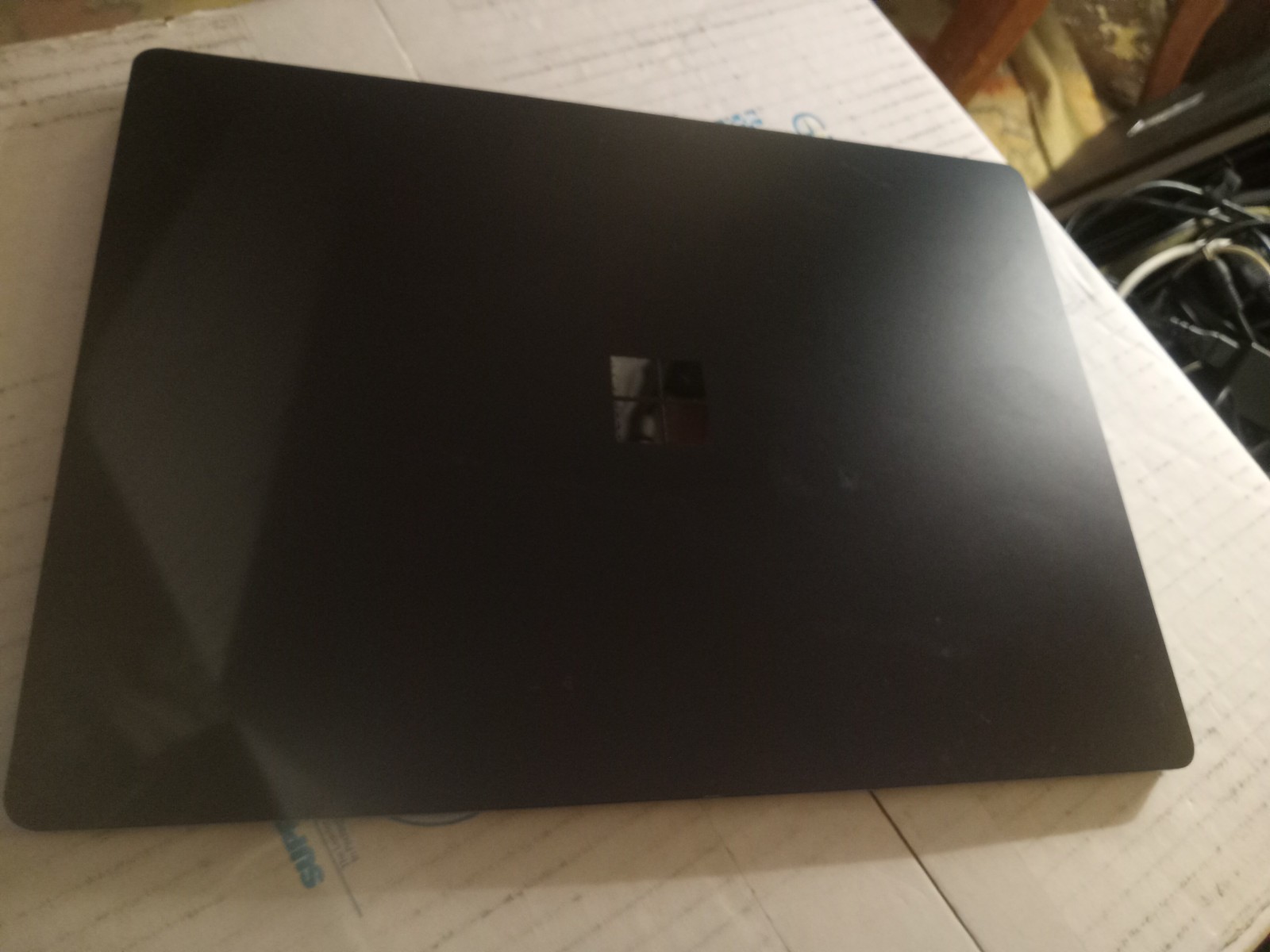 Surface Laptop 3 13.5″ model 1868 (i5, 8gb ram, 256gb storage) W11P
