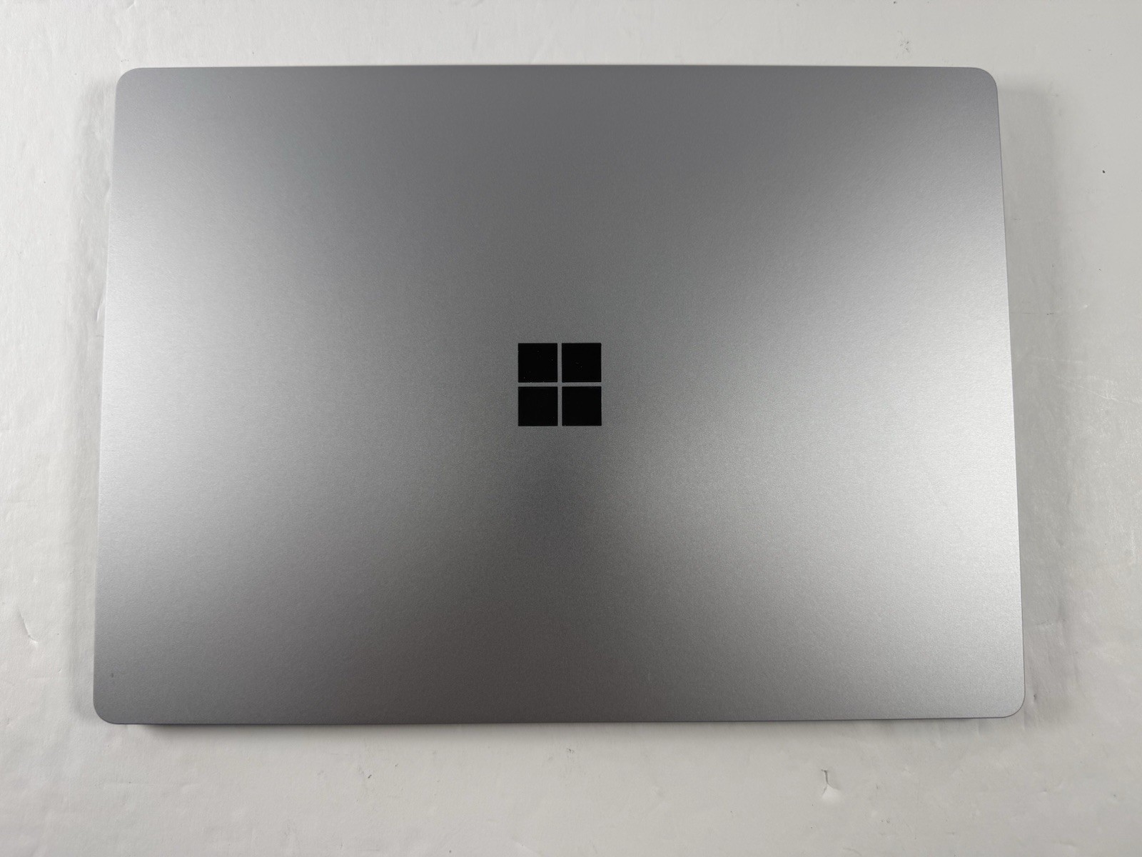 Microsoft Surface Laptop 5 13.5” 1950 Intel Core i7-1265U 16GB RAM 512GB NVME