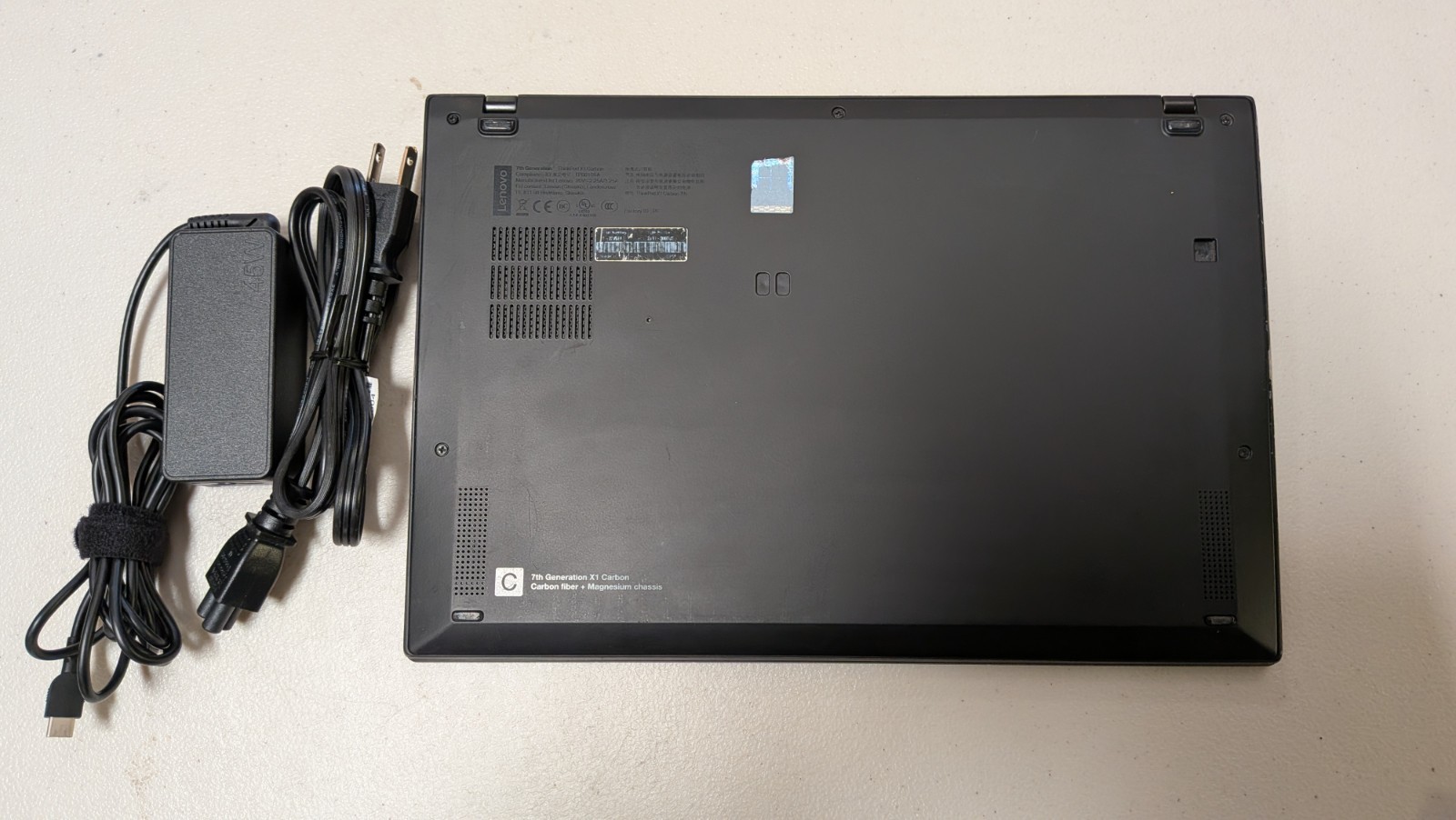 Lenovo ThinkPad X1 Carbon Gen 8 14 FHD i7-10610U 16GB 512GB SSD WIN11P W/AC