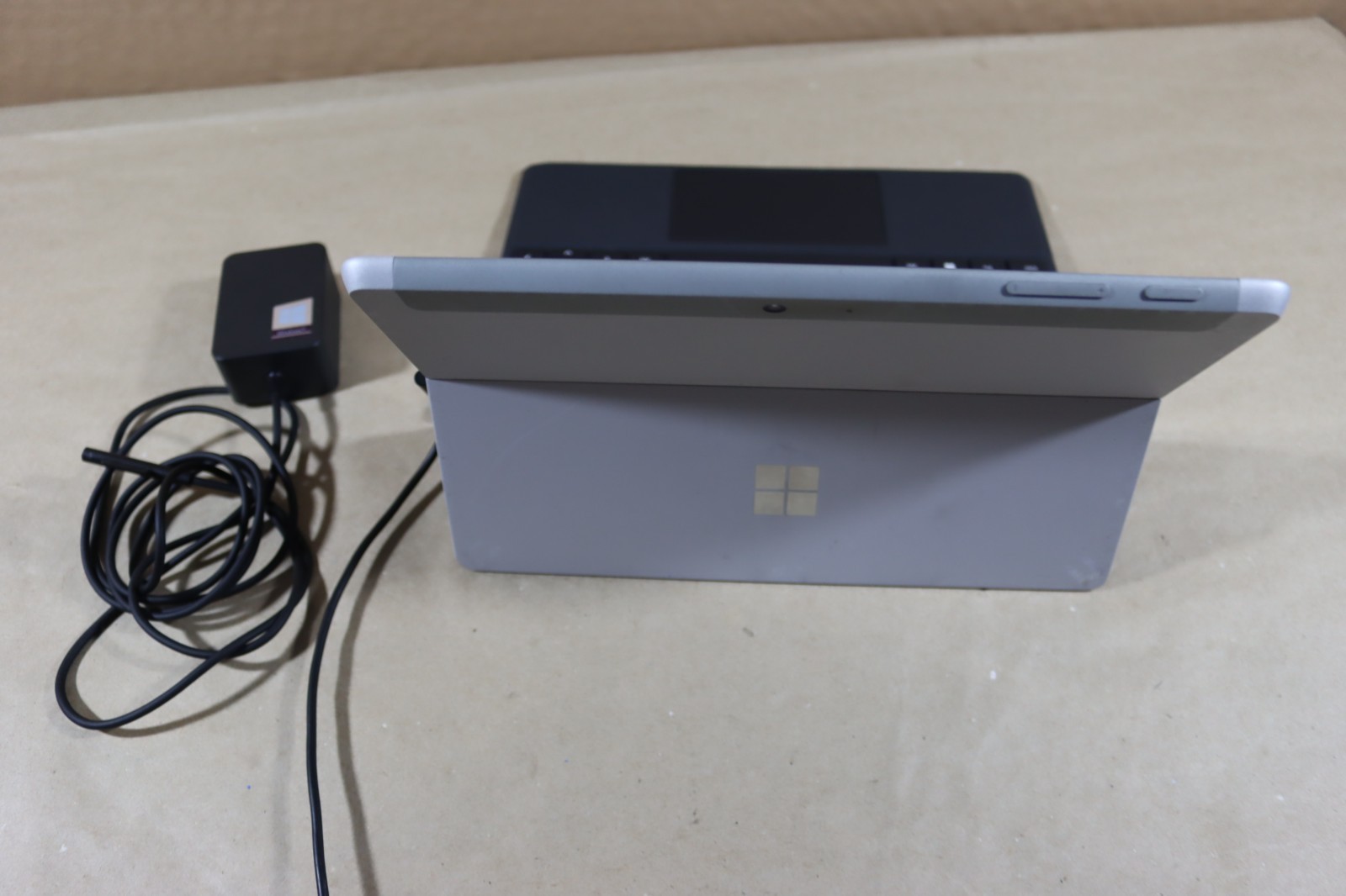 Microsoft Surface Go LTE 1825 10.5″ 8GB RAM 128GB SSD Cellular + Wifi