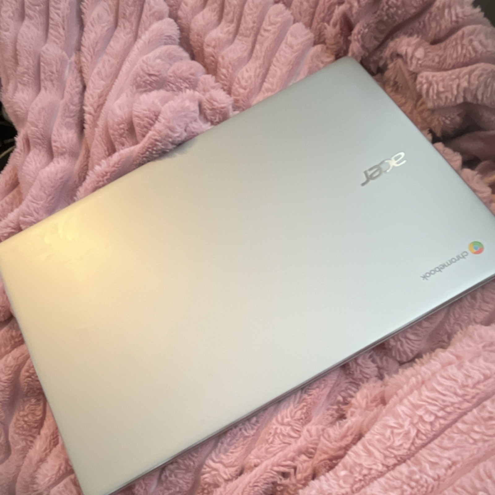 Acer Chromebook 15.6″ Silver Laptop Chrome OS Wi-Fi USB Built-in Webcam