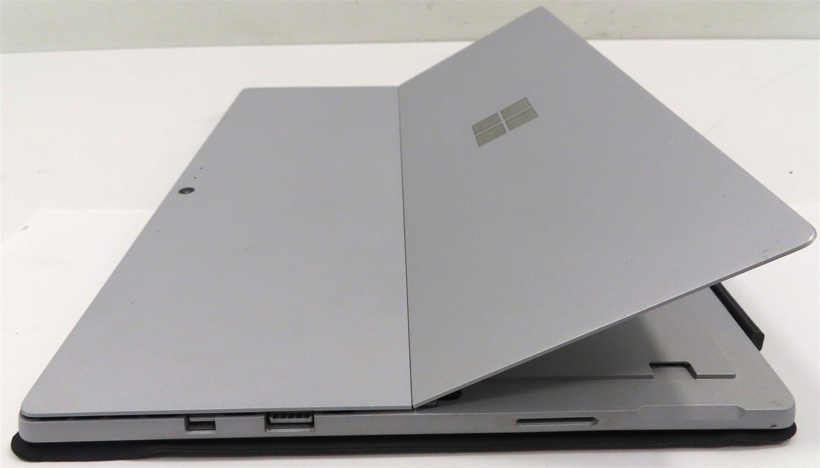 Microsoft Surface Pro 5 1796 Core m3-7y30 1.00GHz 4GB 128GB Win 10 Tablet