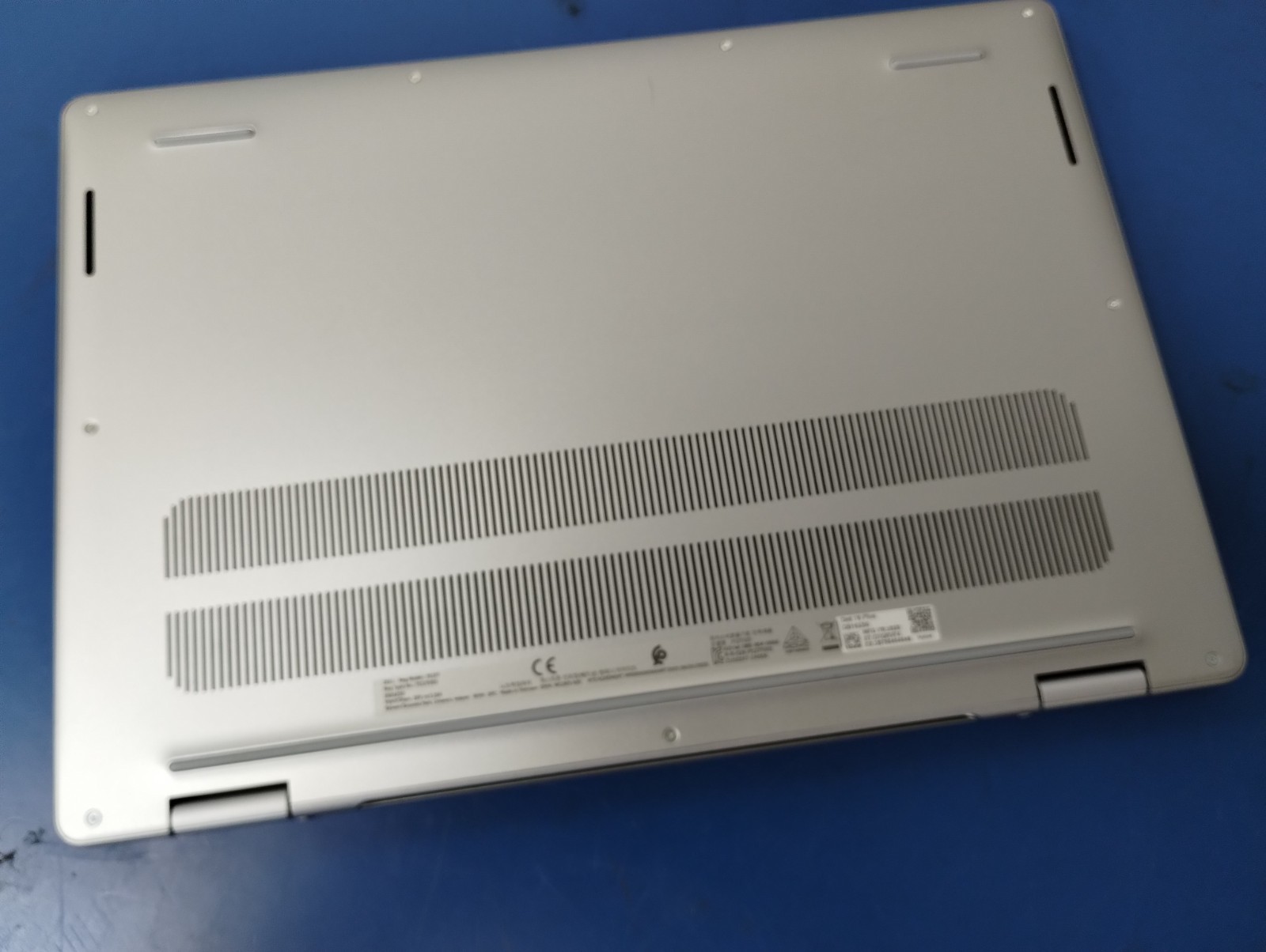 DELL 16 DB16250 VPVXG, Intel Core Ultra 9 288V, 3.30 GHz, 32 GB RAM, 1 TB NVMe