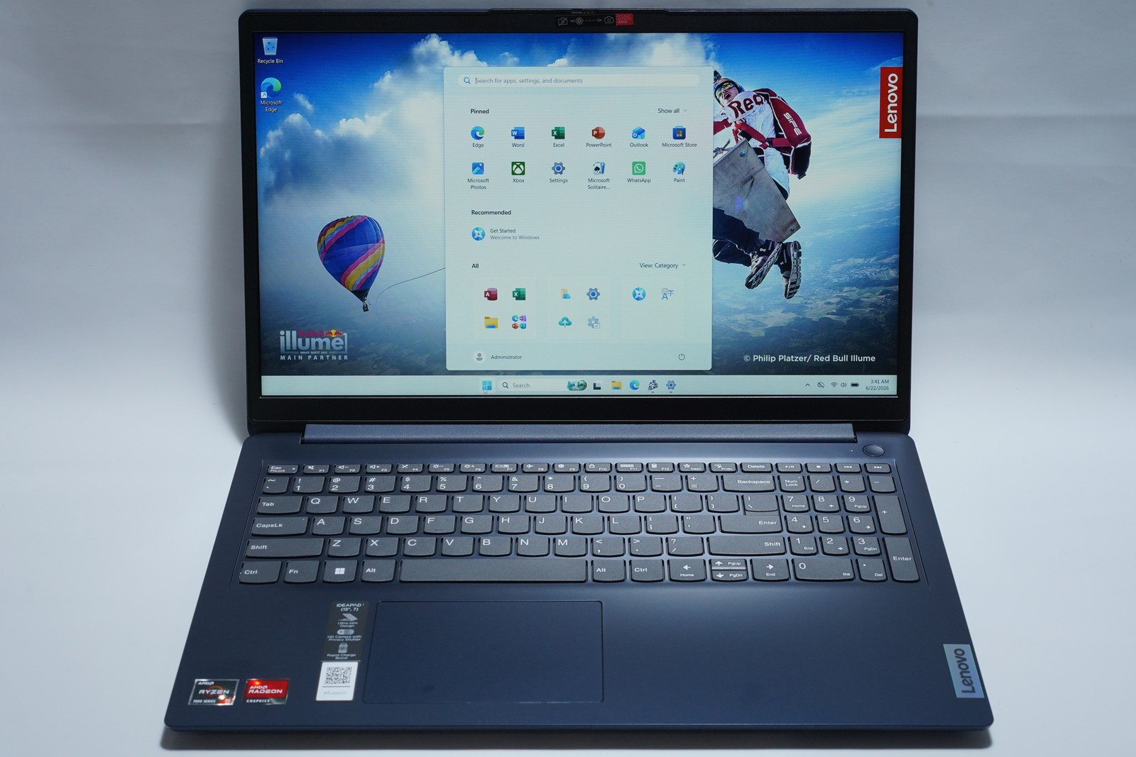 Lenovo IdeaPad 1 15.6″ Laptop Ryzen 5 7520U 16GB 512GB SSD Abyss Blue
