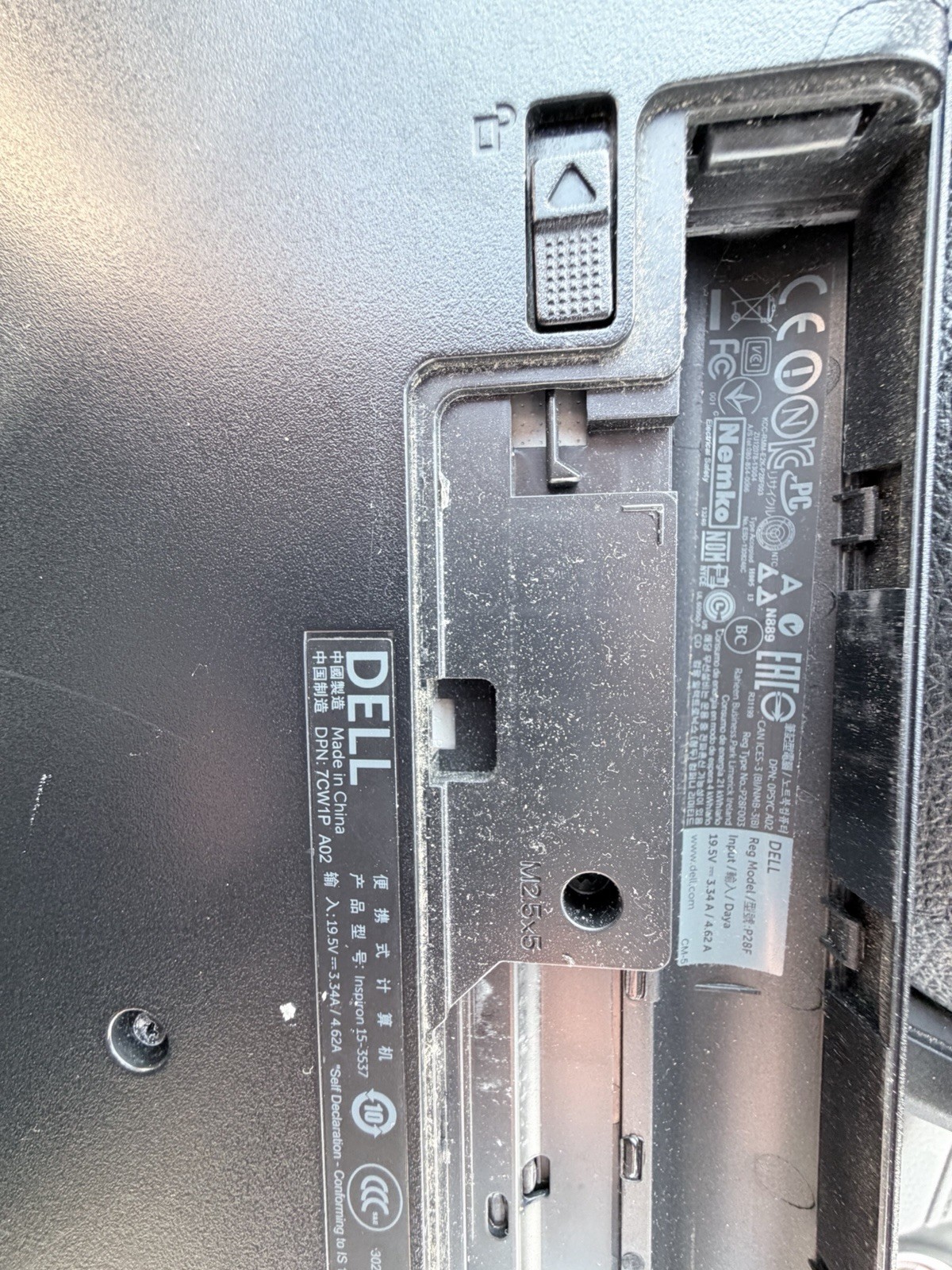 DELL INSPIRON 3521 P28F Untested No Power Supply Parts Only